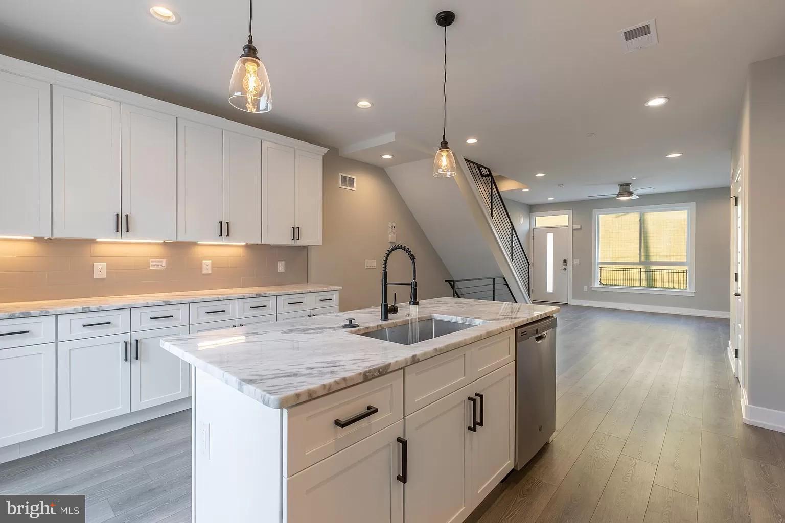 WEST KENSINGTON - Residential