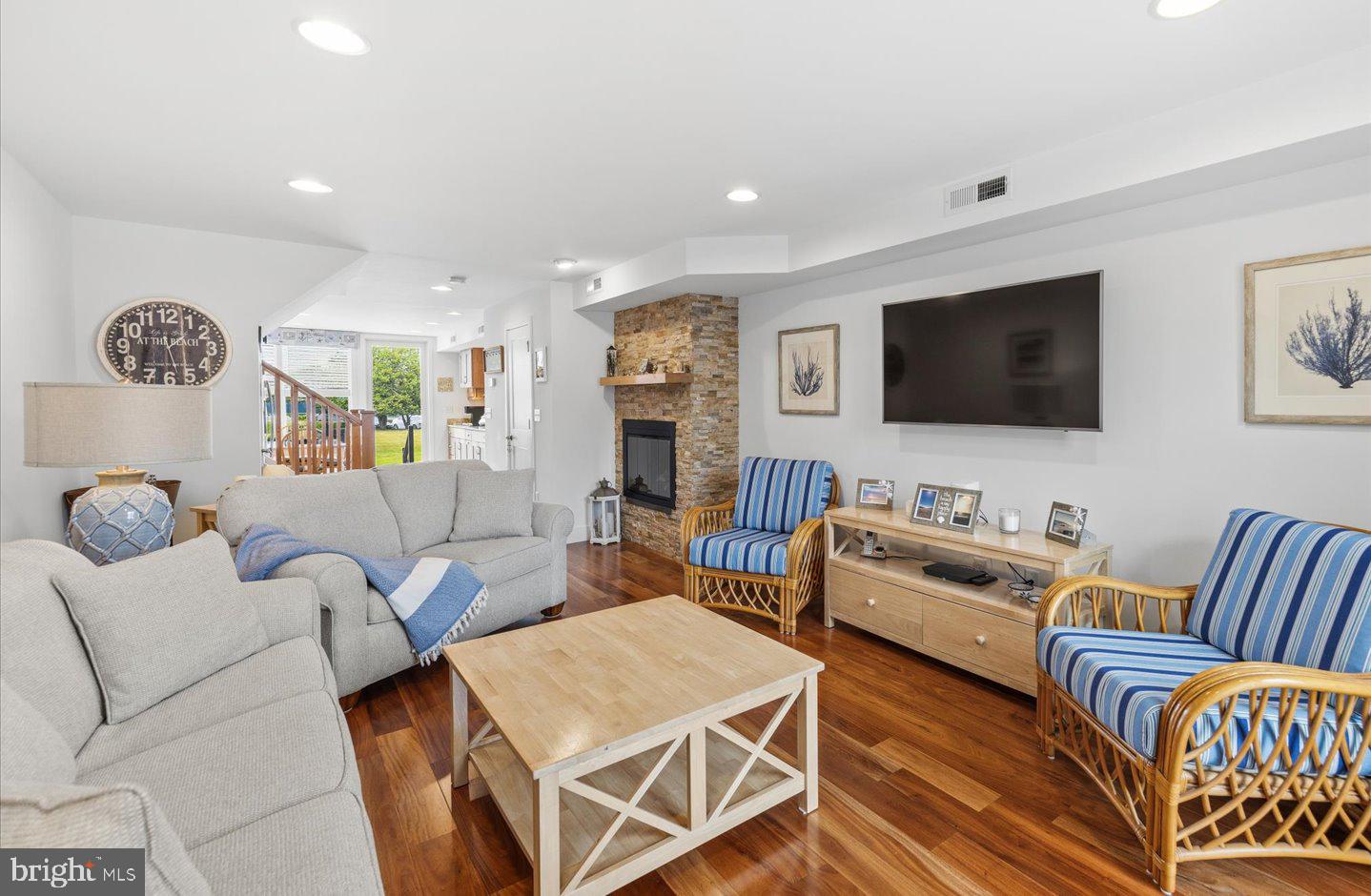 NORTH SHORES - Residential