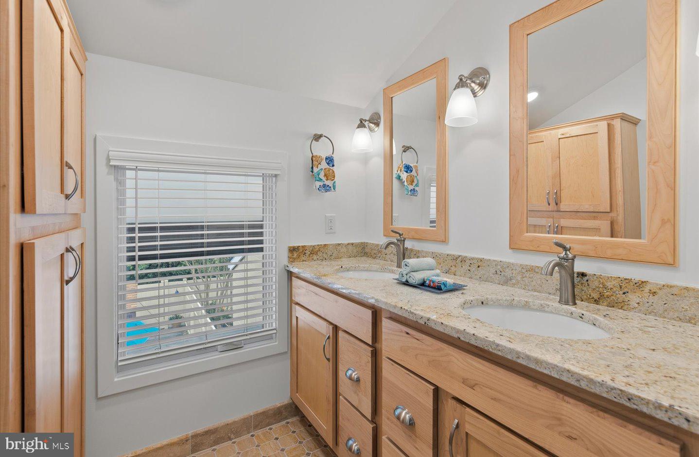 NORTH SHORES - Residential