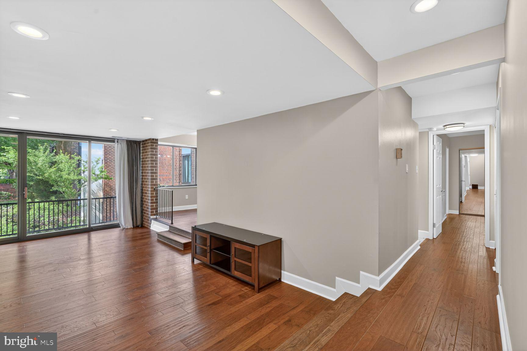 AMERICANA FINMARK - Residential