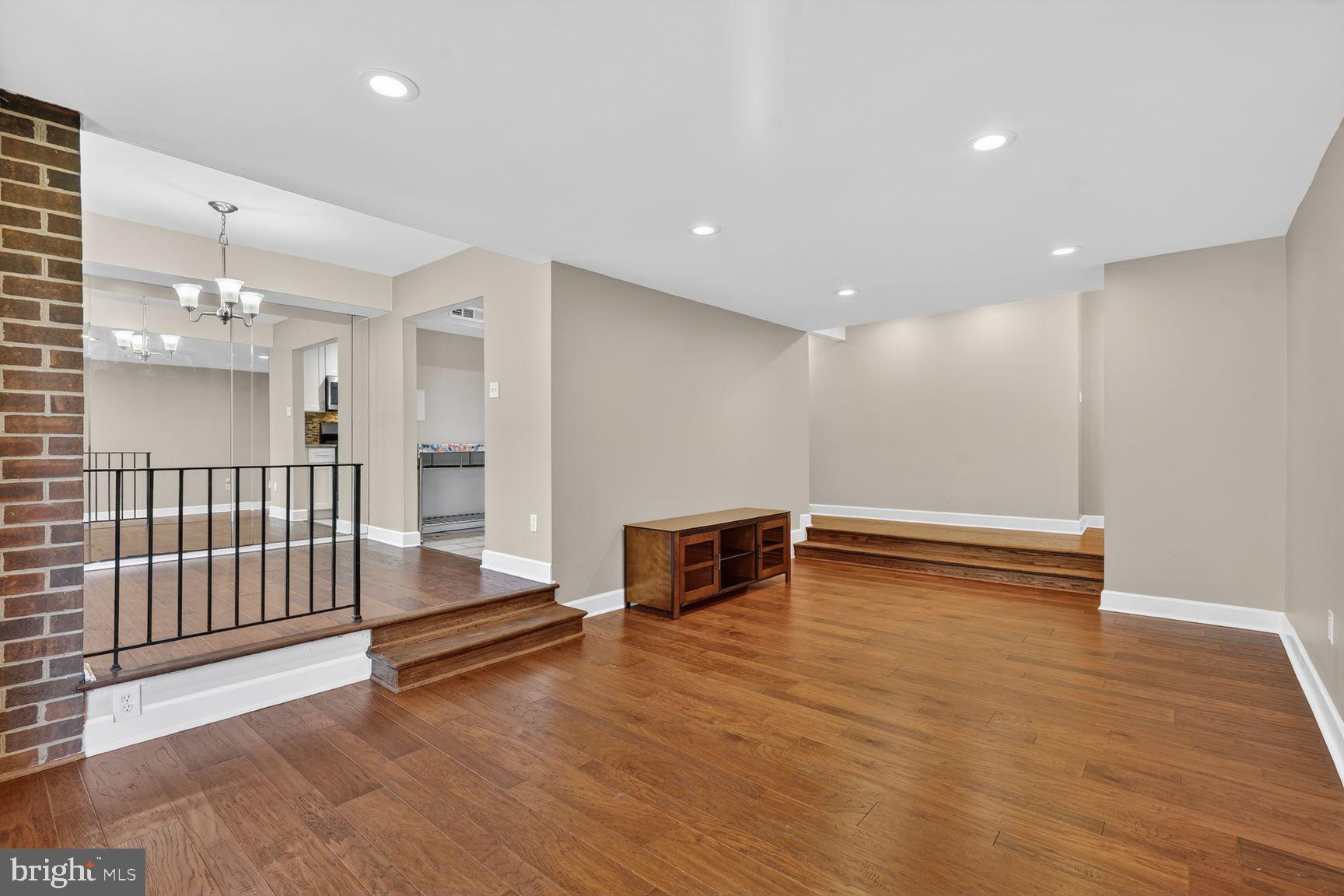 AMERICANA FINMARK - Residential