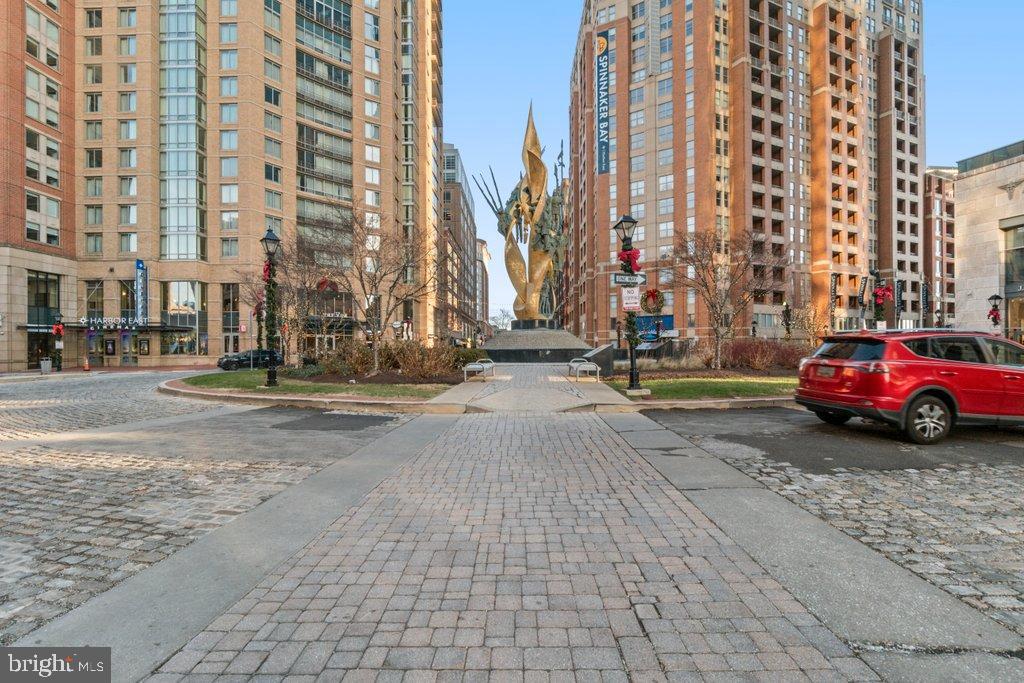 HARBOR EAST - Residential