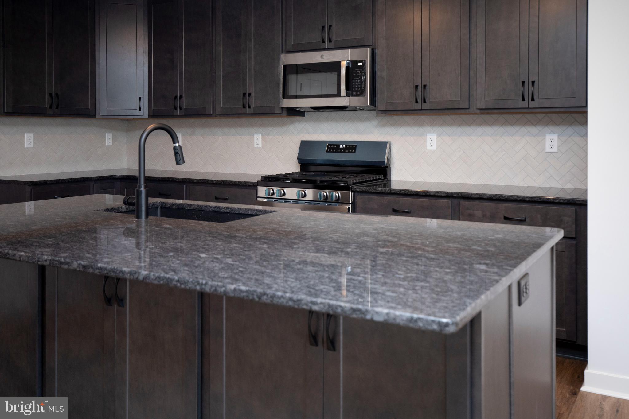THORNWOOD VILLAGE - Residential