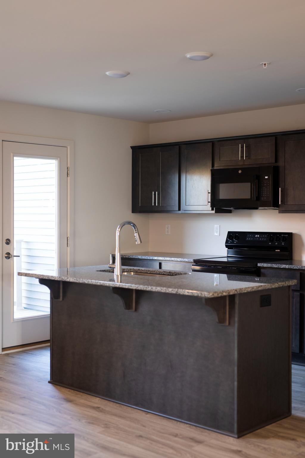 THORNWOOD VILLAGE - Residential