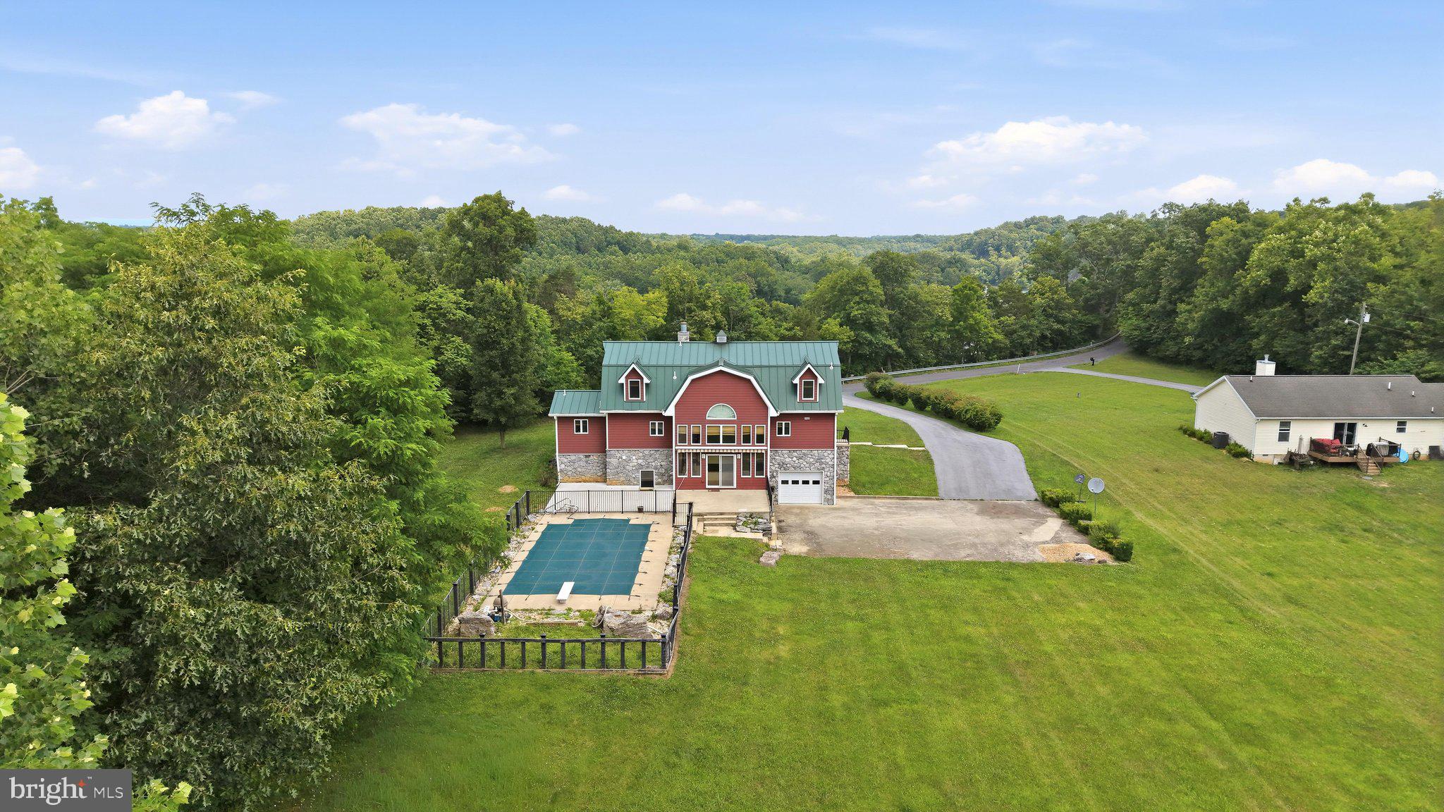 WHITINGS NECK - Residential