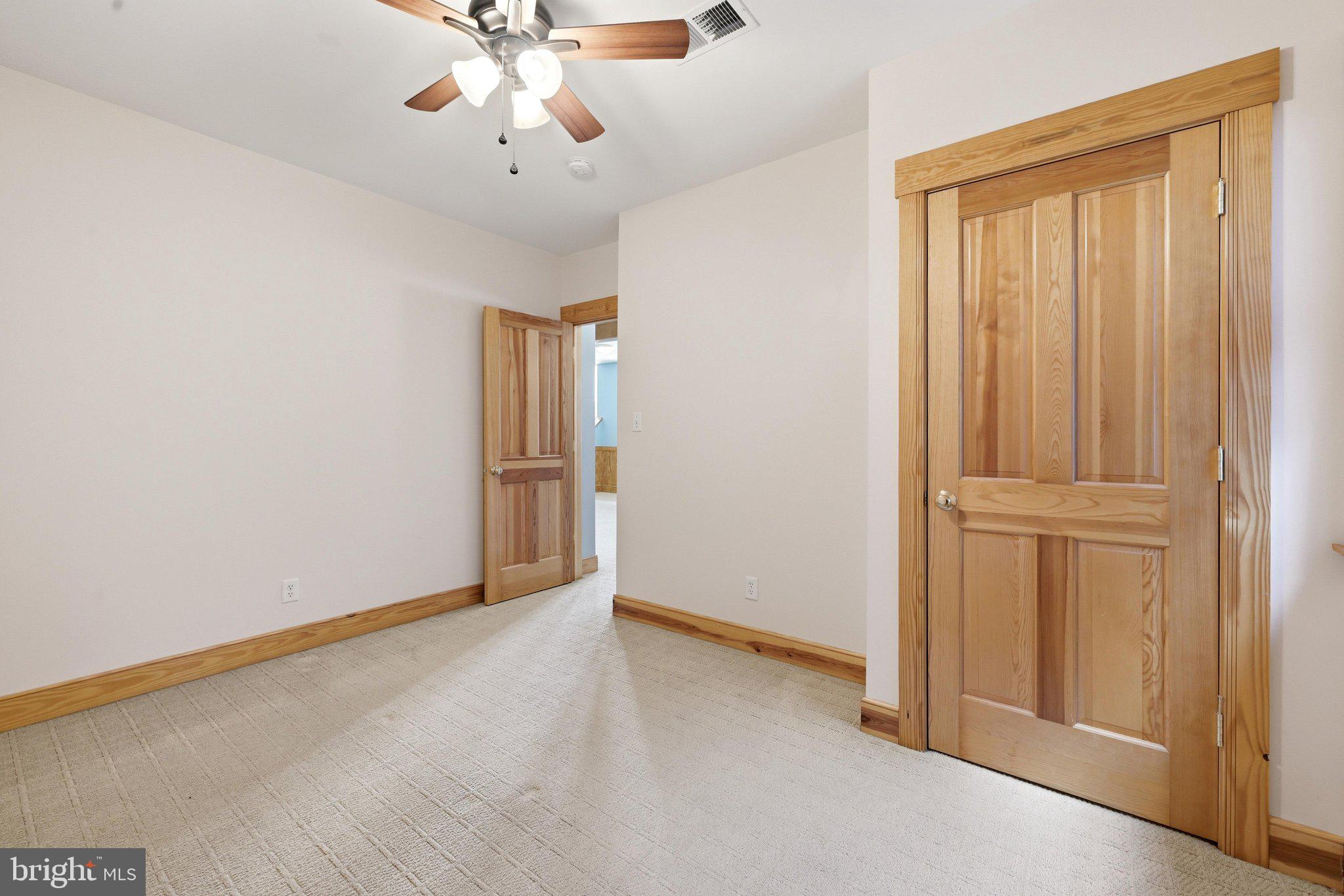 WHITINGS NECK - Residential