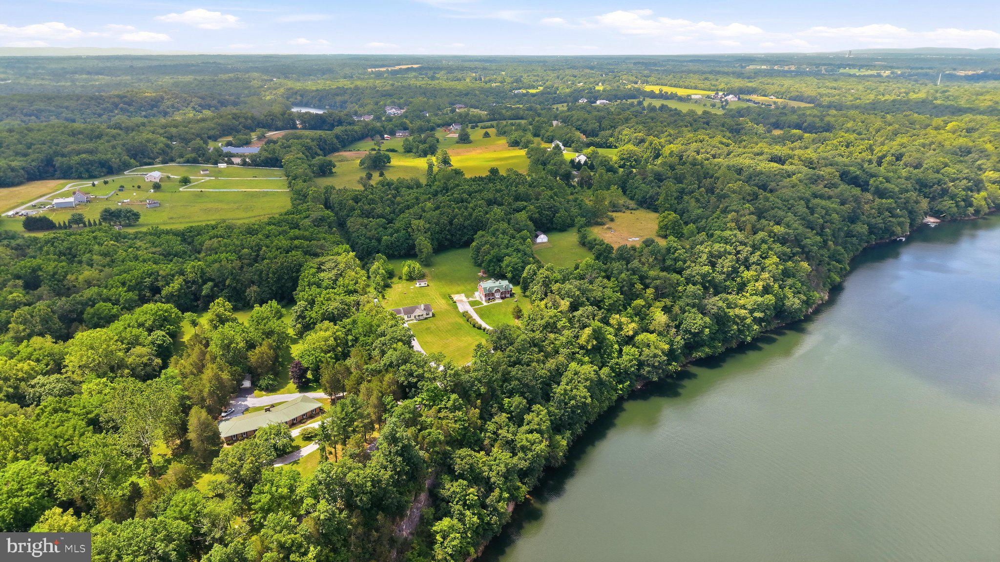 WHITINGS NECK - Residential