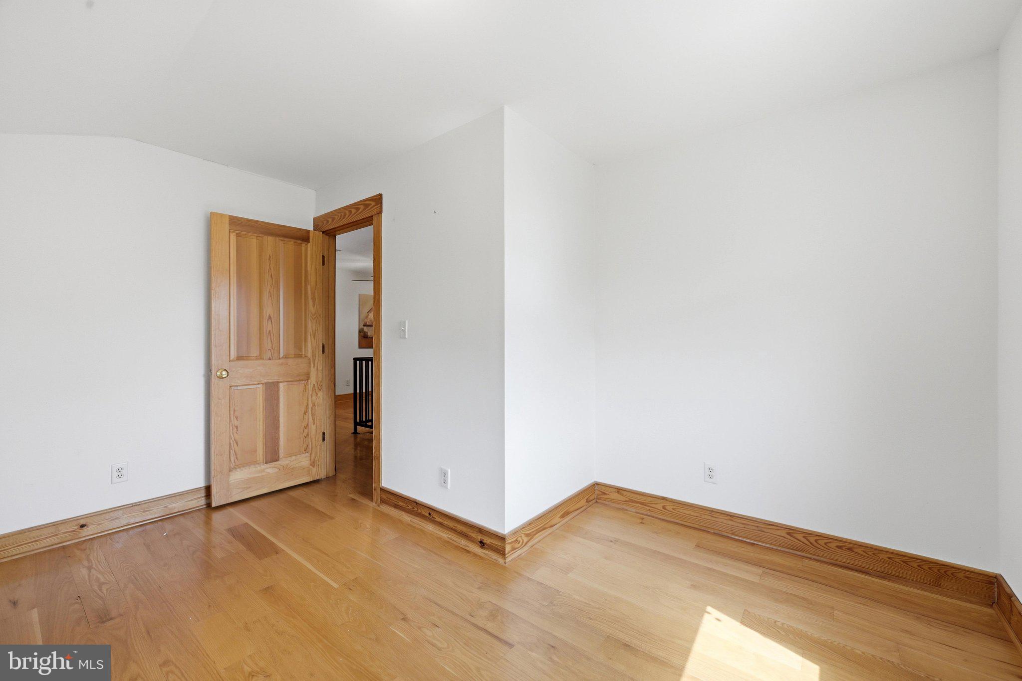 WHITINGS NECK - Residential