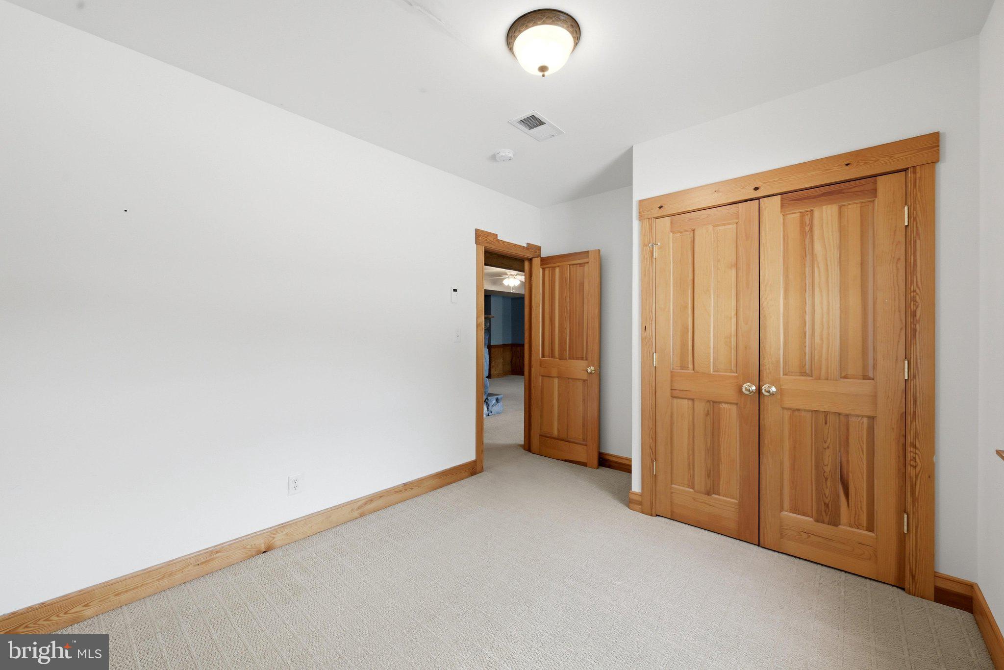 WHITINGS NECK - Residential