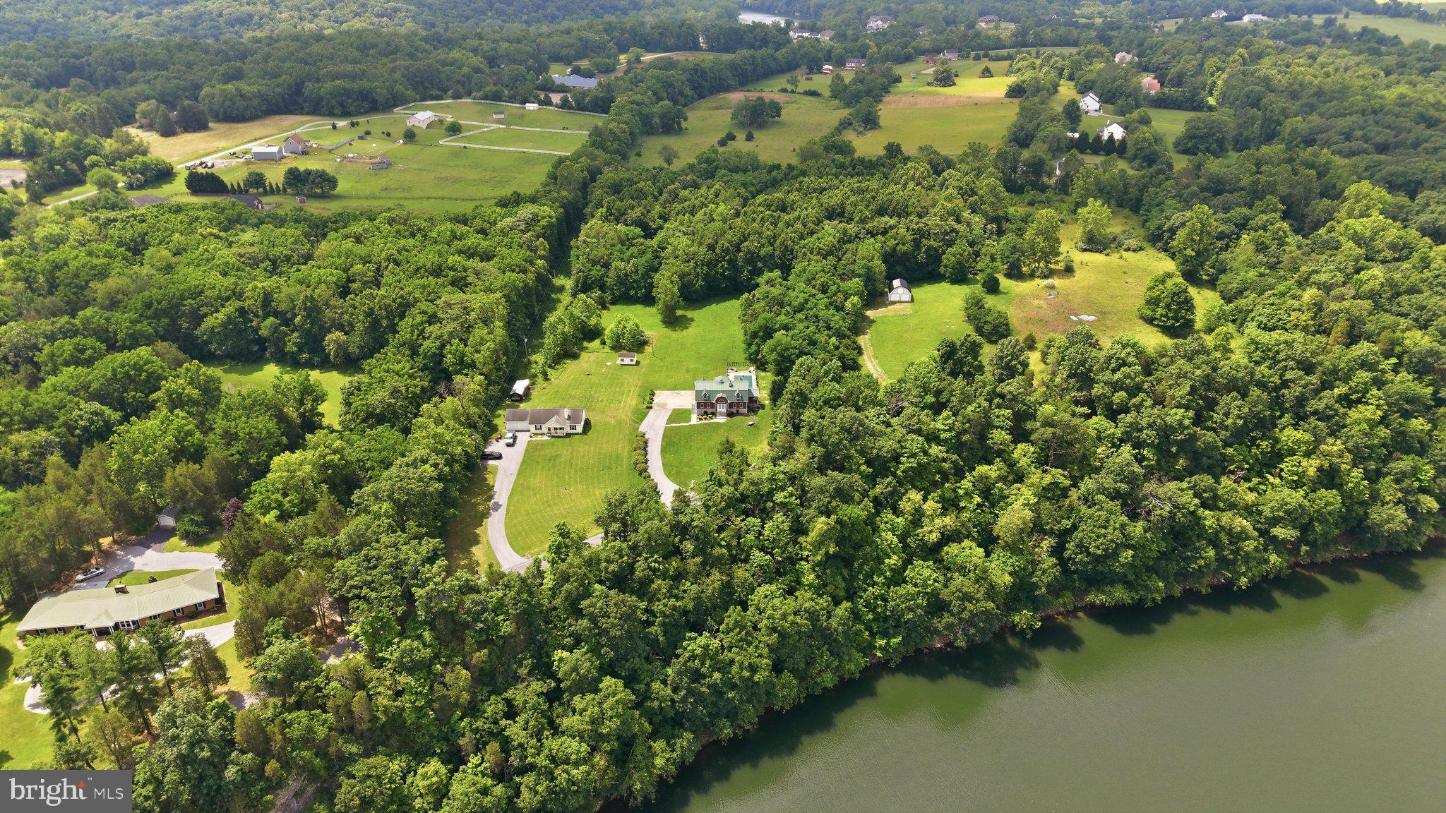 WHITINGS NECK - Residential