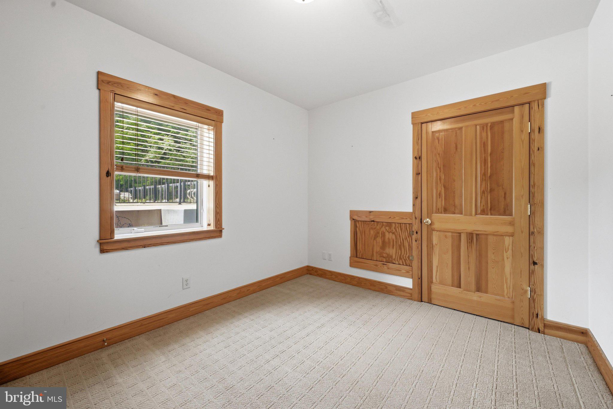 WHITINGS NECK - Residential