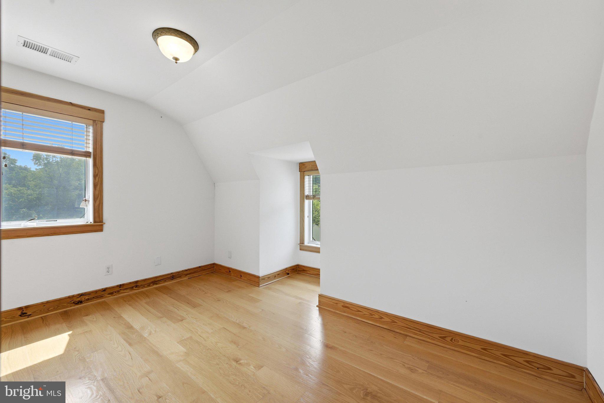 WHITINGS NECK - Residential