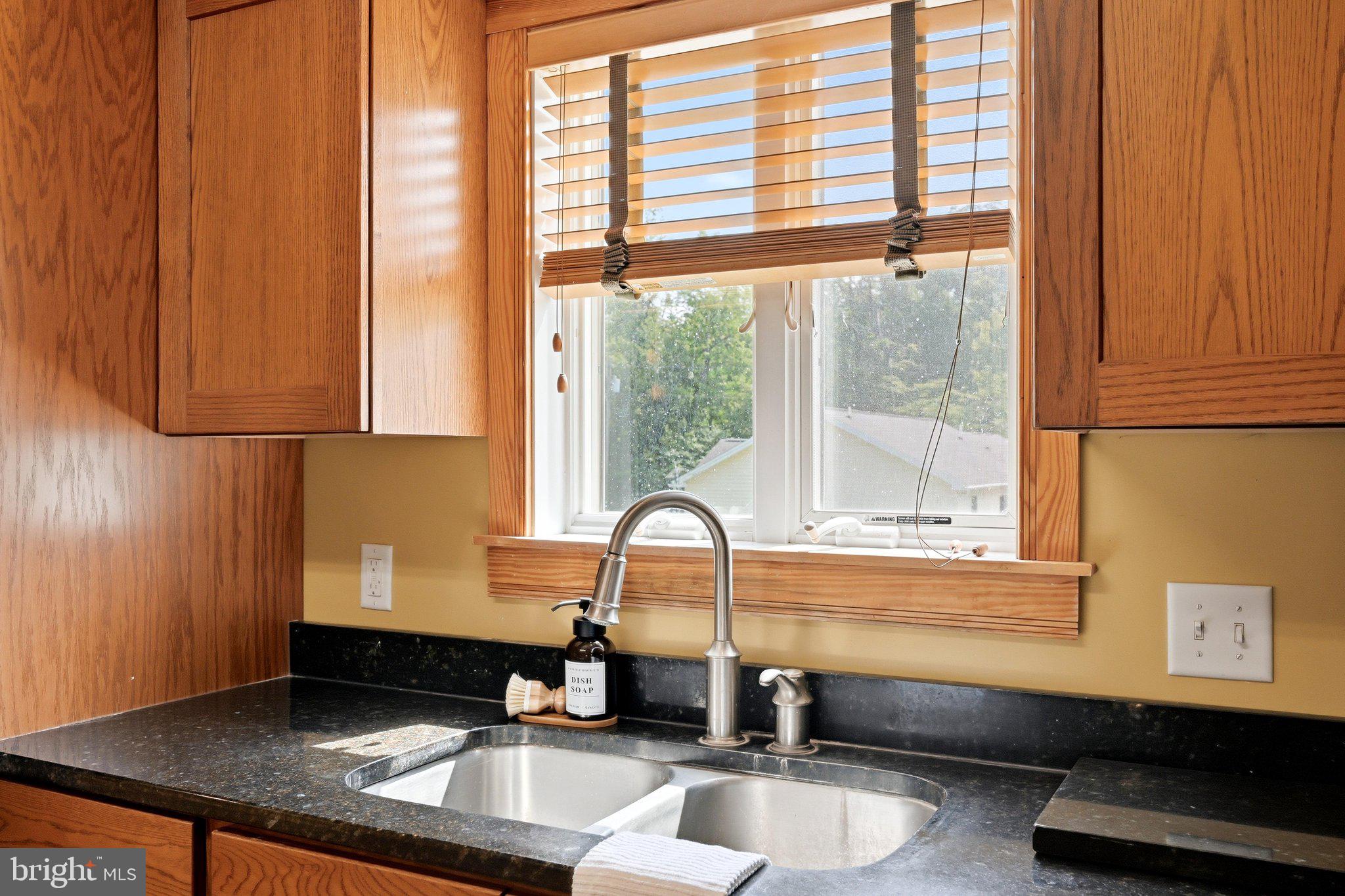 WHITINGS NECK - Residential