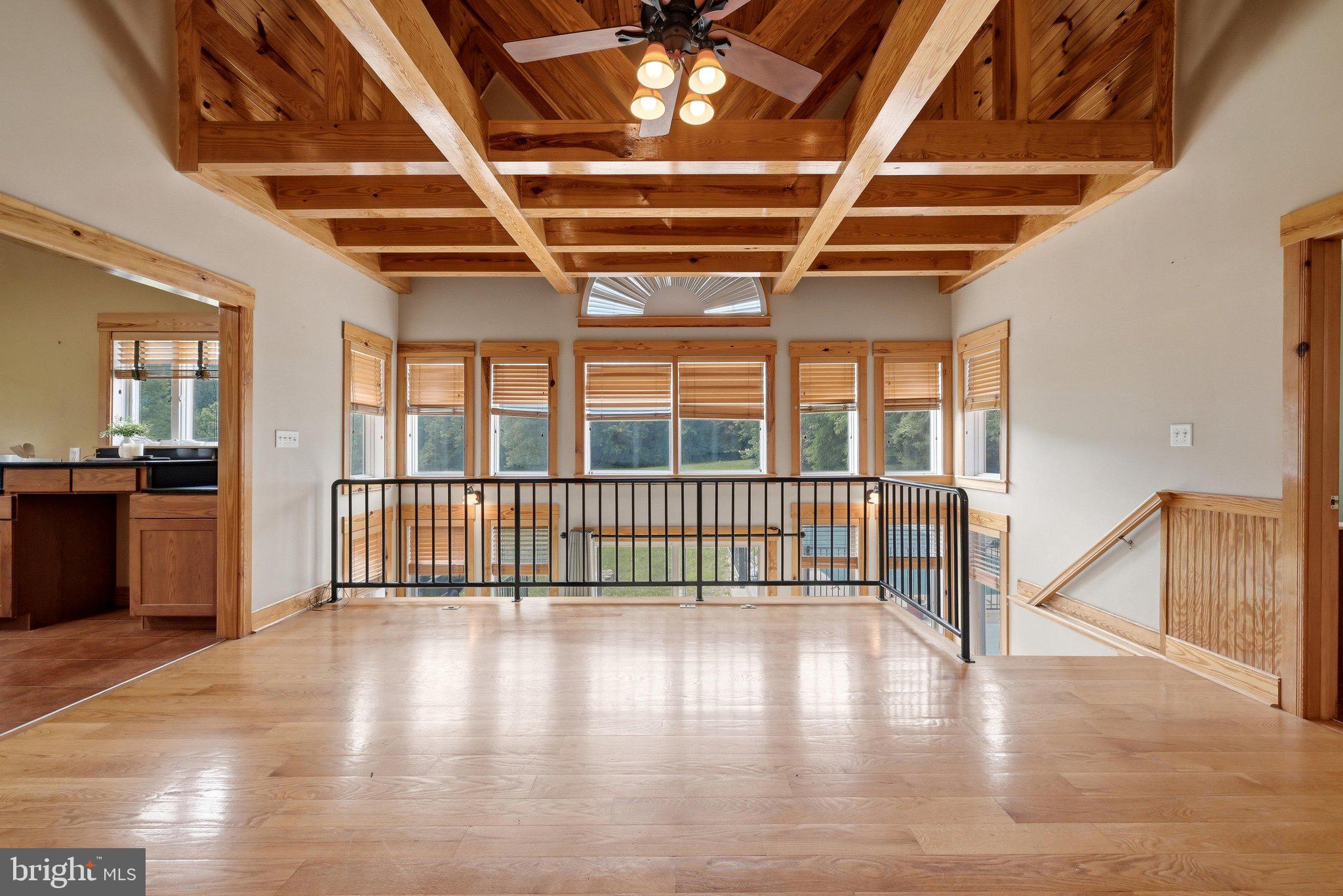 WHITINGS NECK - Residential