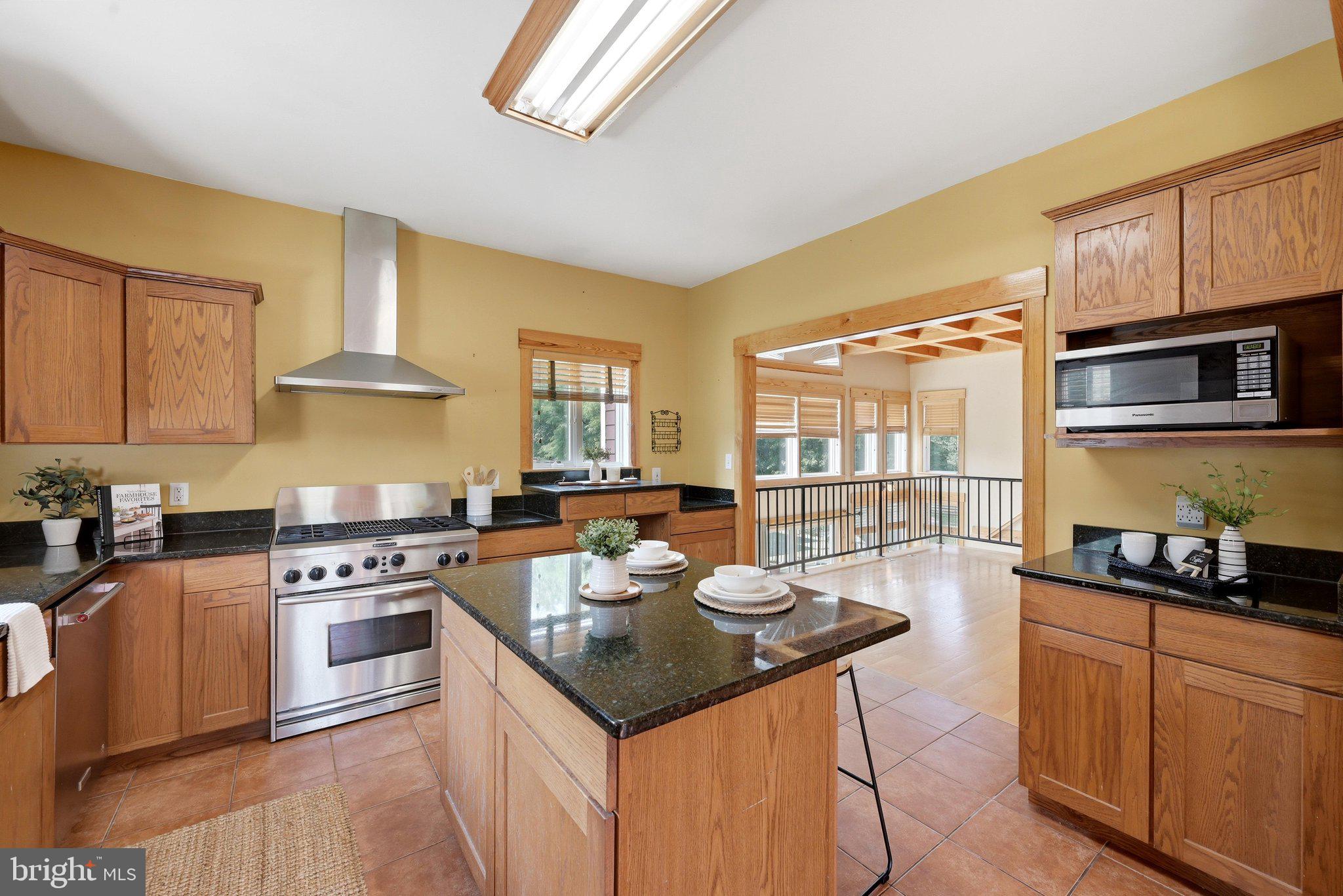 WHITINGS NECK - Residential