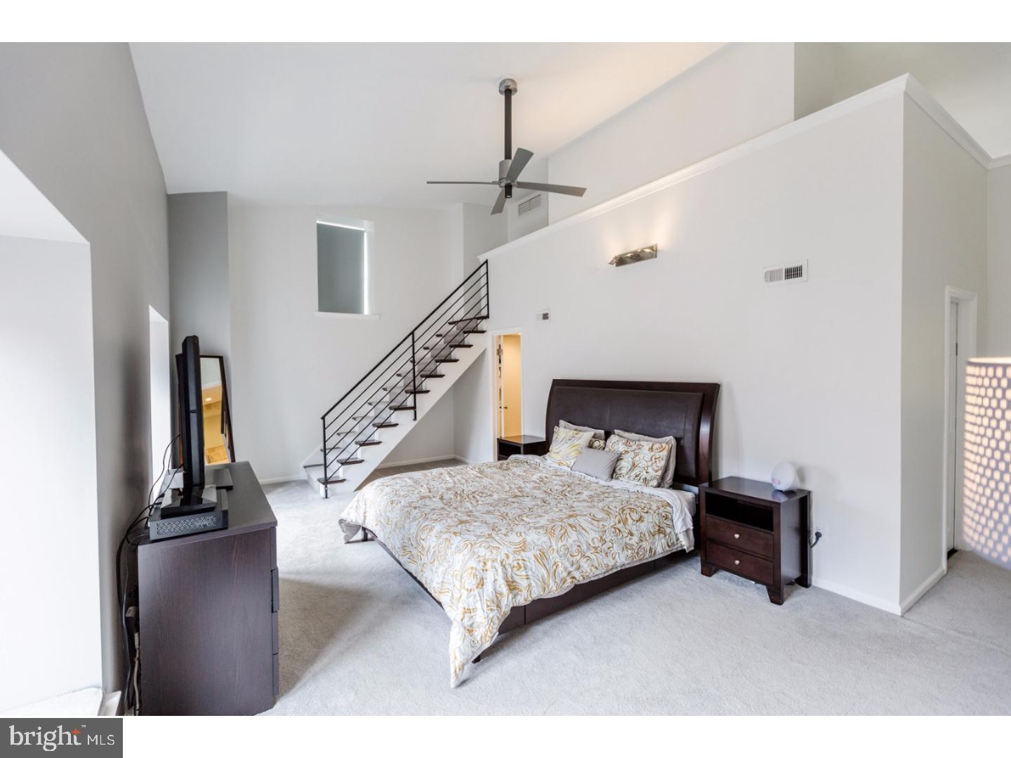 WASHINGTON SQ - Residential