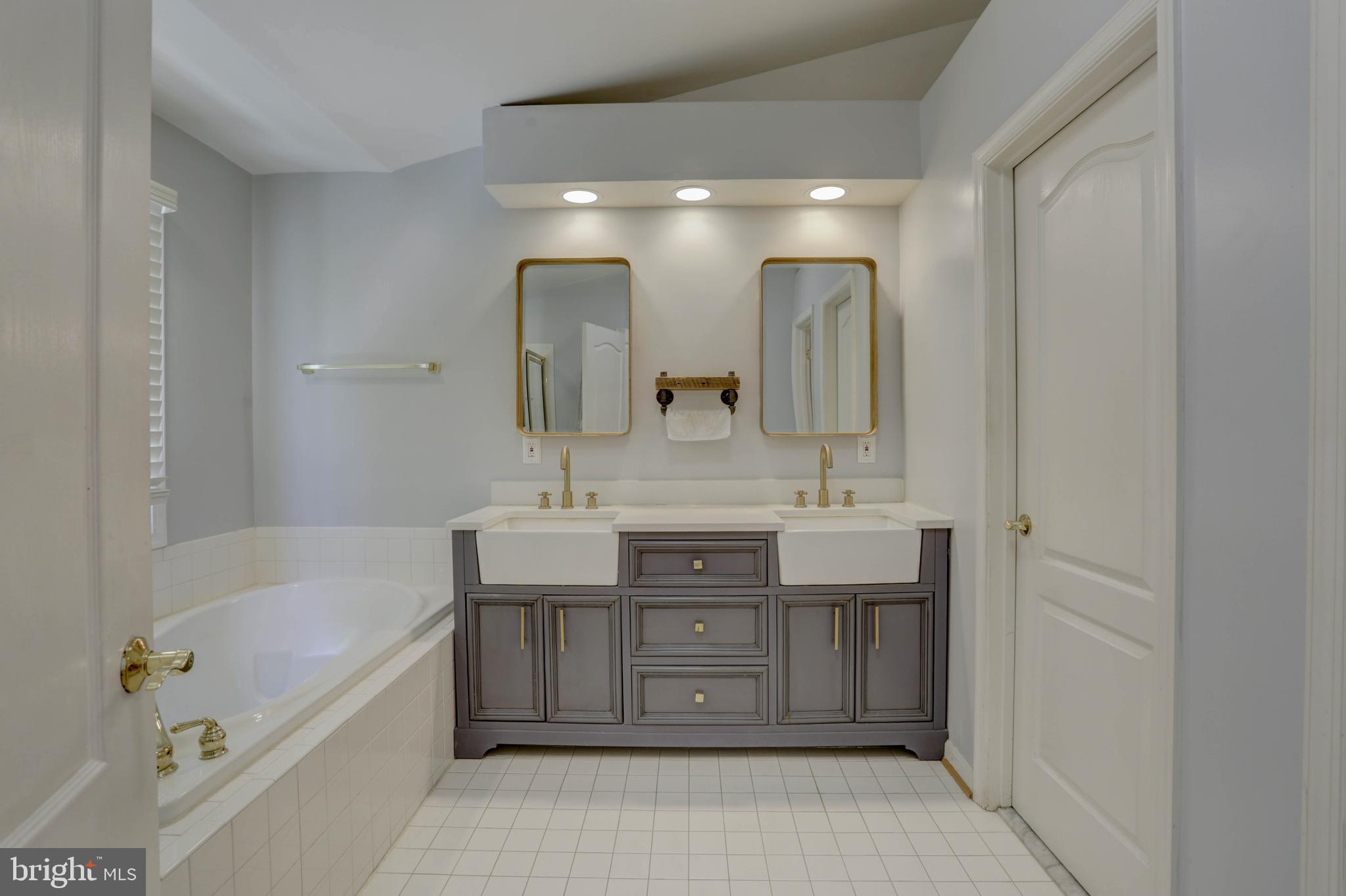 CHERINGTON - Residential