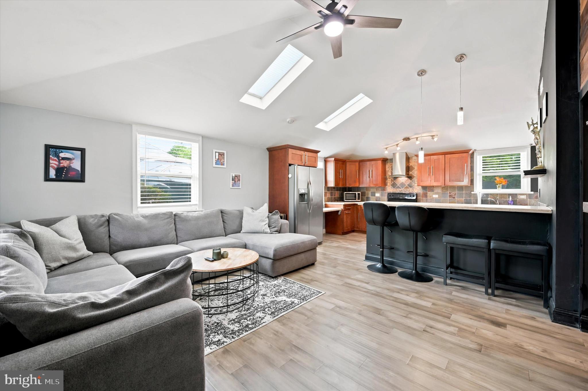 PLYMOUTH VALLEY - Residential