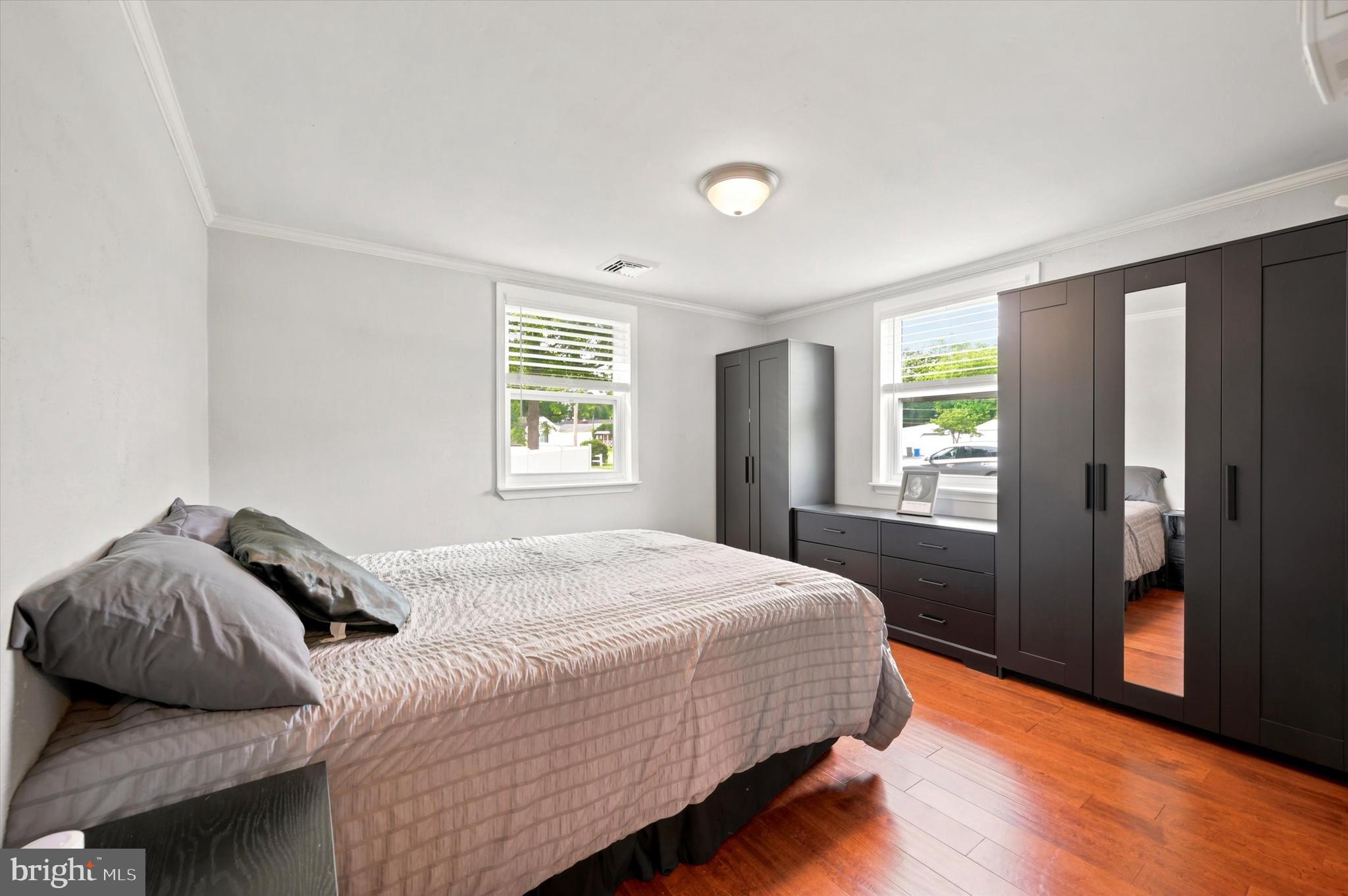 PLYMOUTH VALLEY - Residential