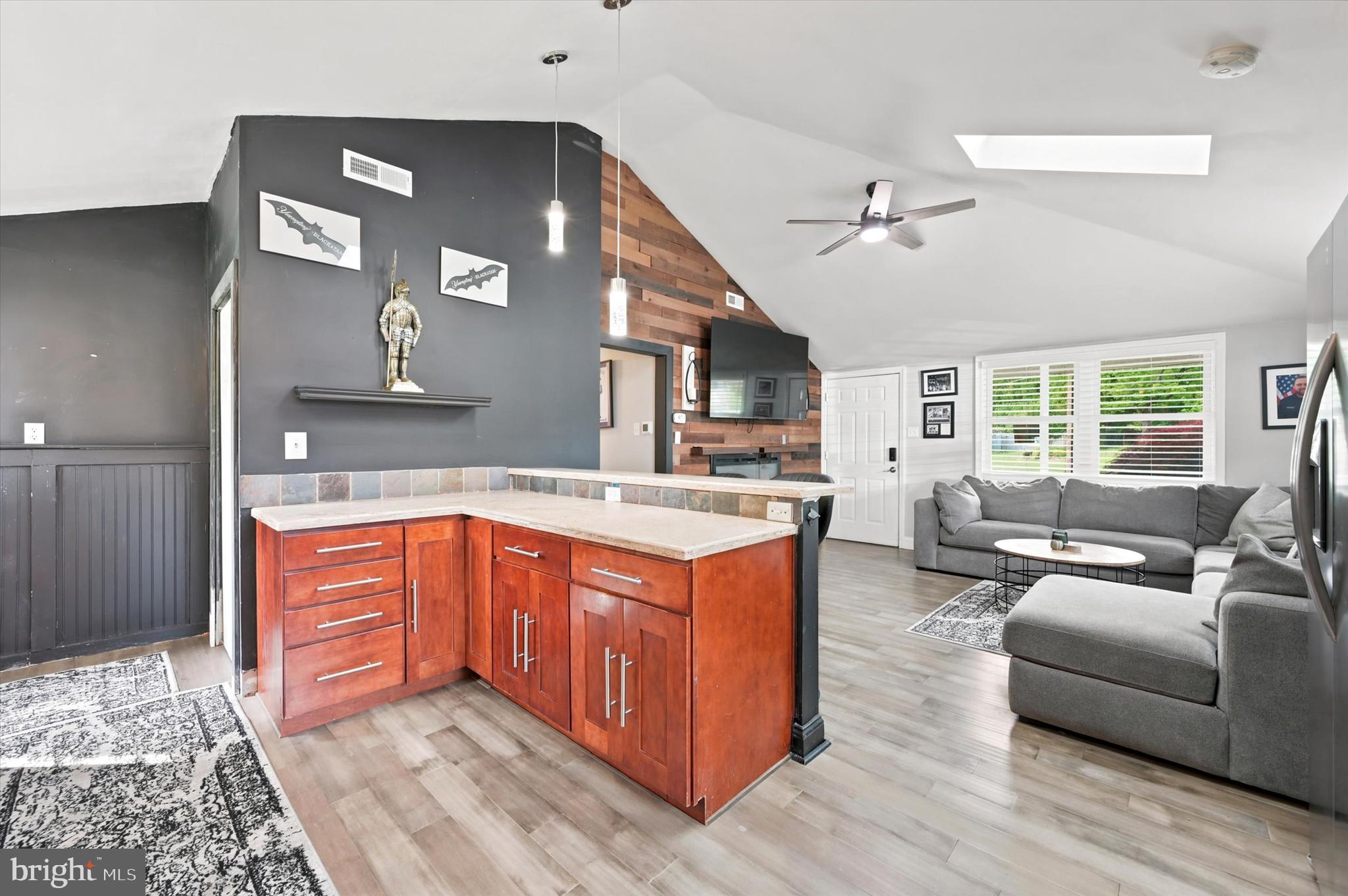 PLYMOUTH VALLEY - Residential