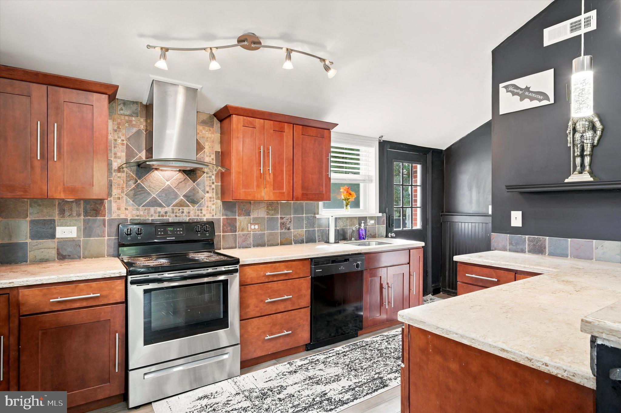 PLYMOUTH VALLEY - Residential
