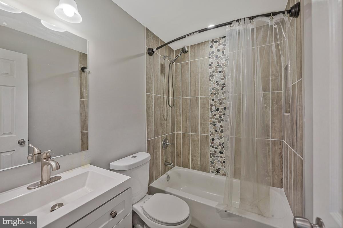 LONGVIEW BEACH CLUB - Residential