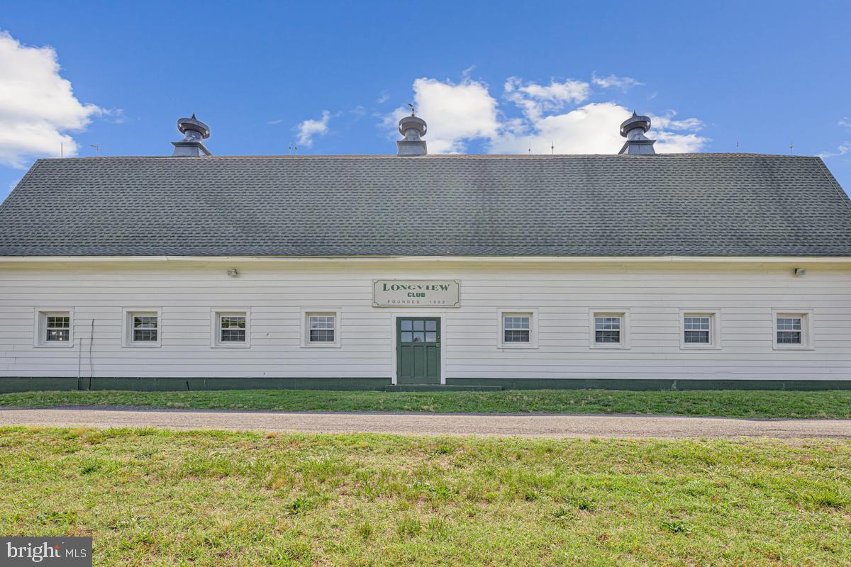 LONGVIEW BEACH CLUB - Residential