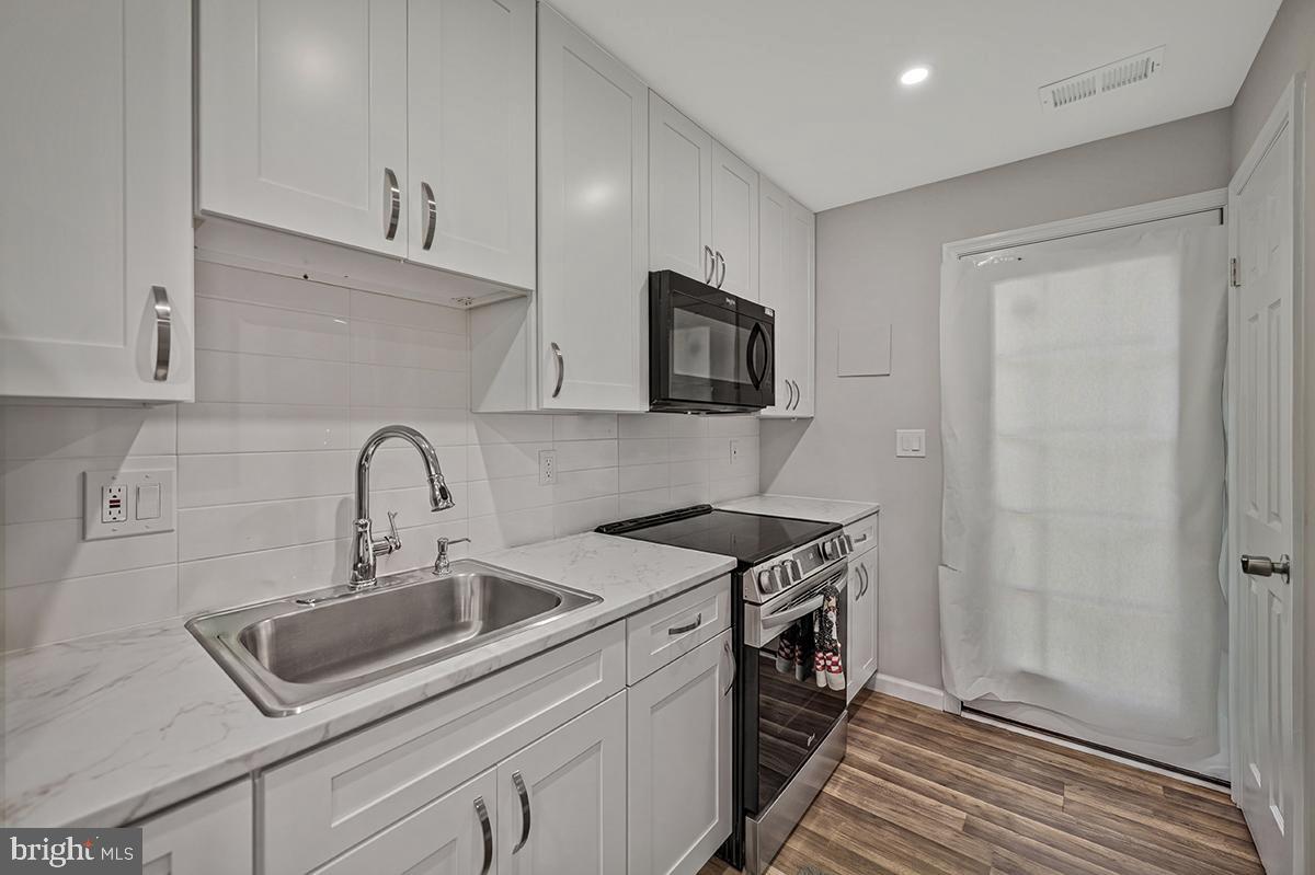 LONGVIEW BEACH CLUB - Residential