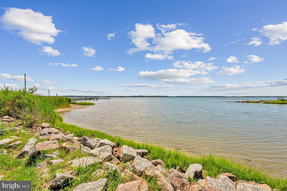 LONGVIEW BEACH CLUB - Residential