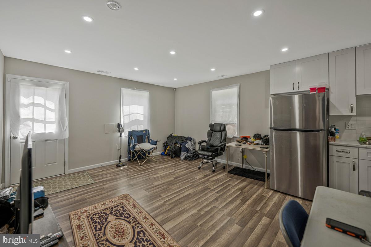 LONGVIEW BEACH CLUB - Residential