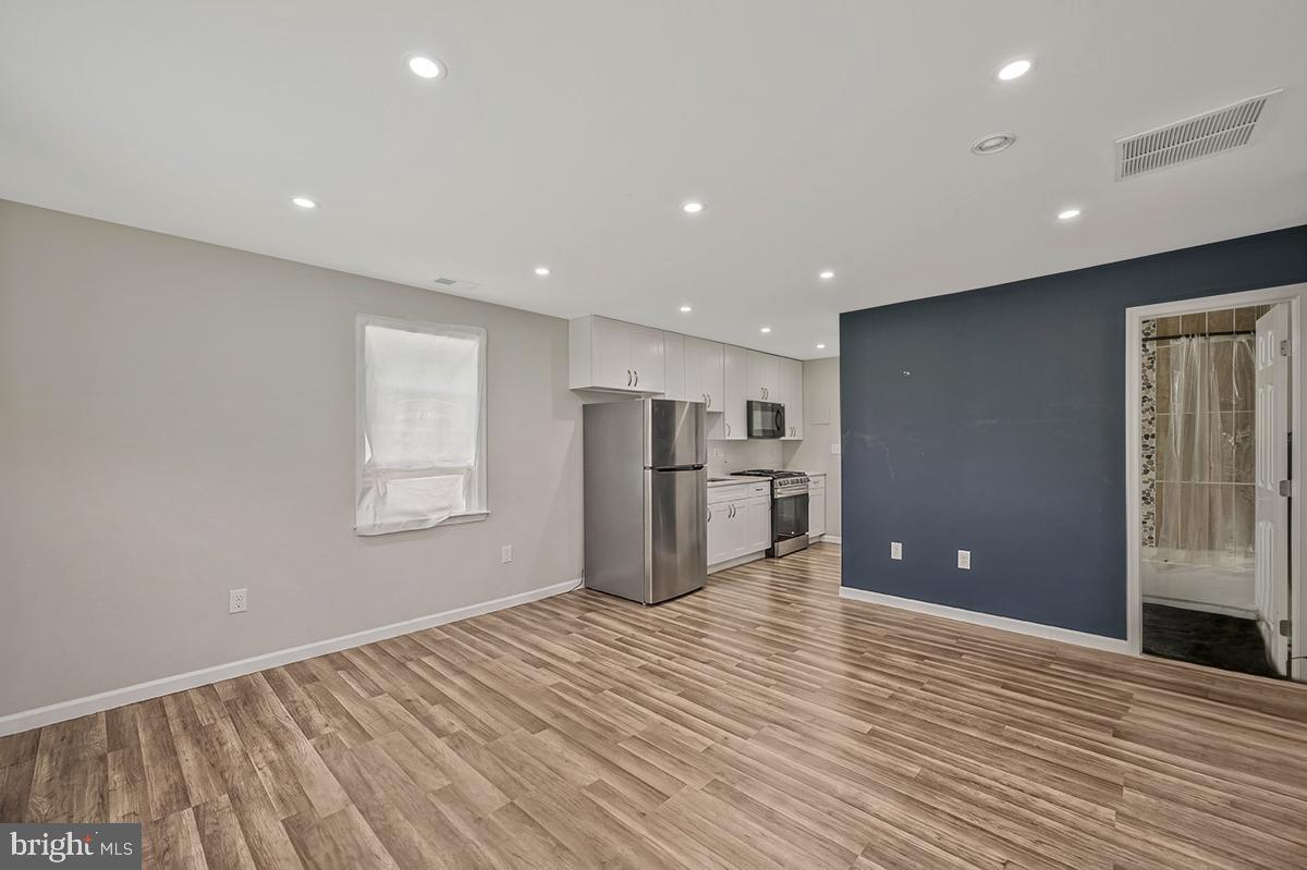 LONGVIEW BEACH CLUB - Residential