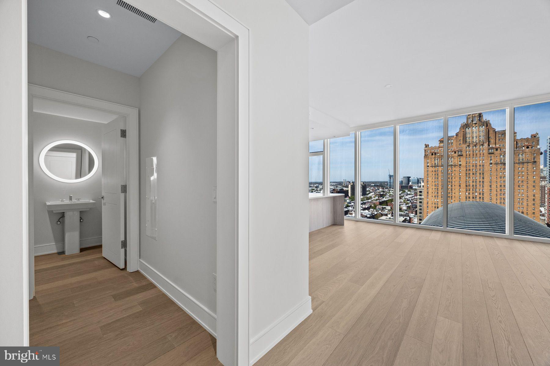 AVENUE OF THE ARTS - Residential