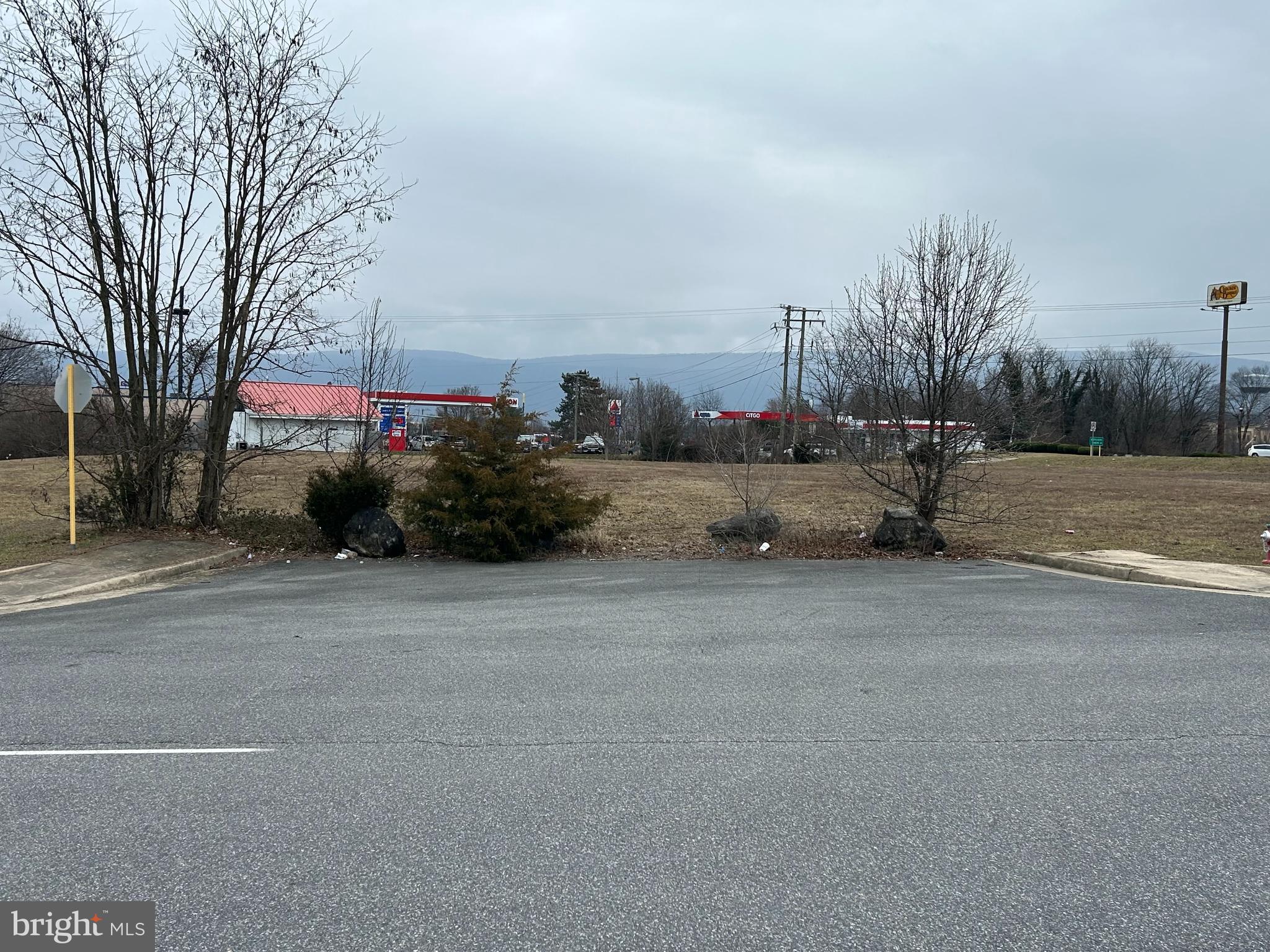 WOODSTOCK GATEWAY - Land