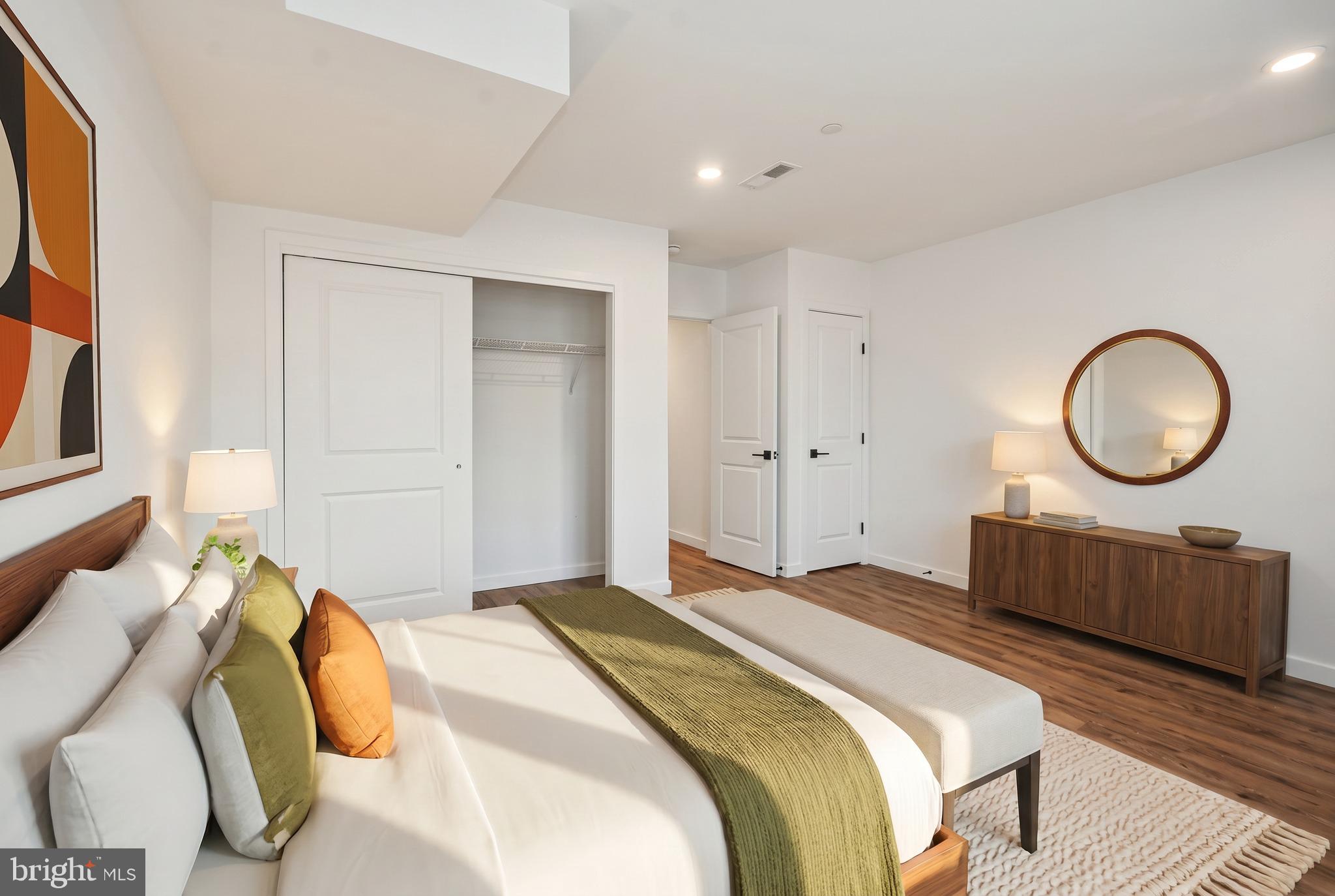 PORT RICHMOND - Residential
