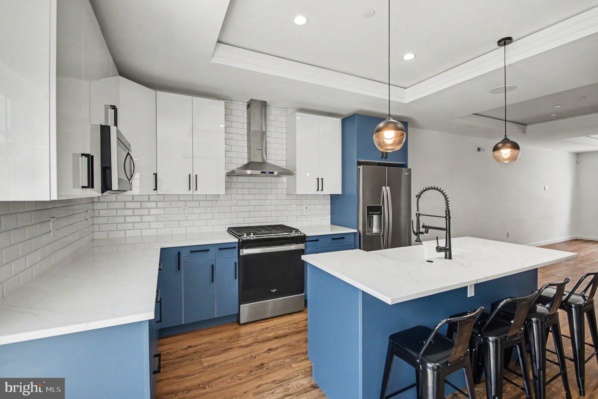 PORT RICHMOND - Residential