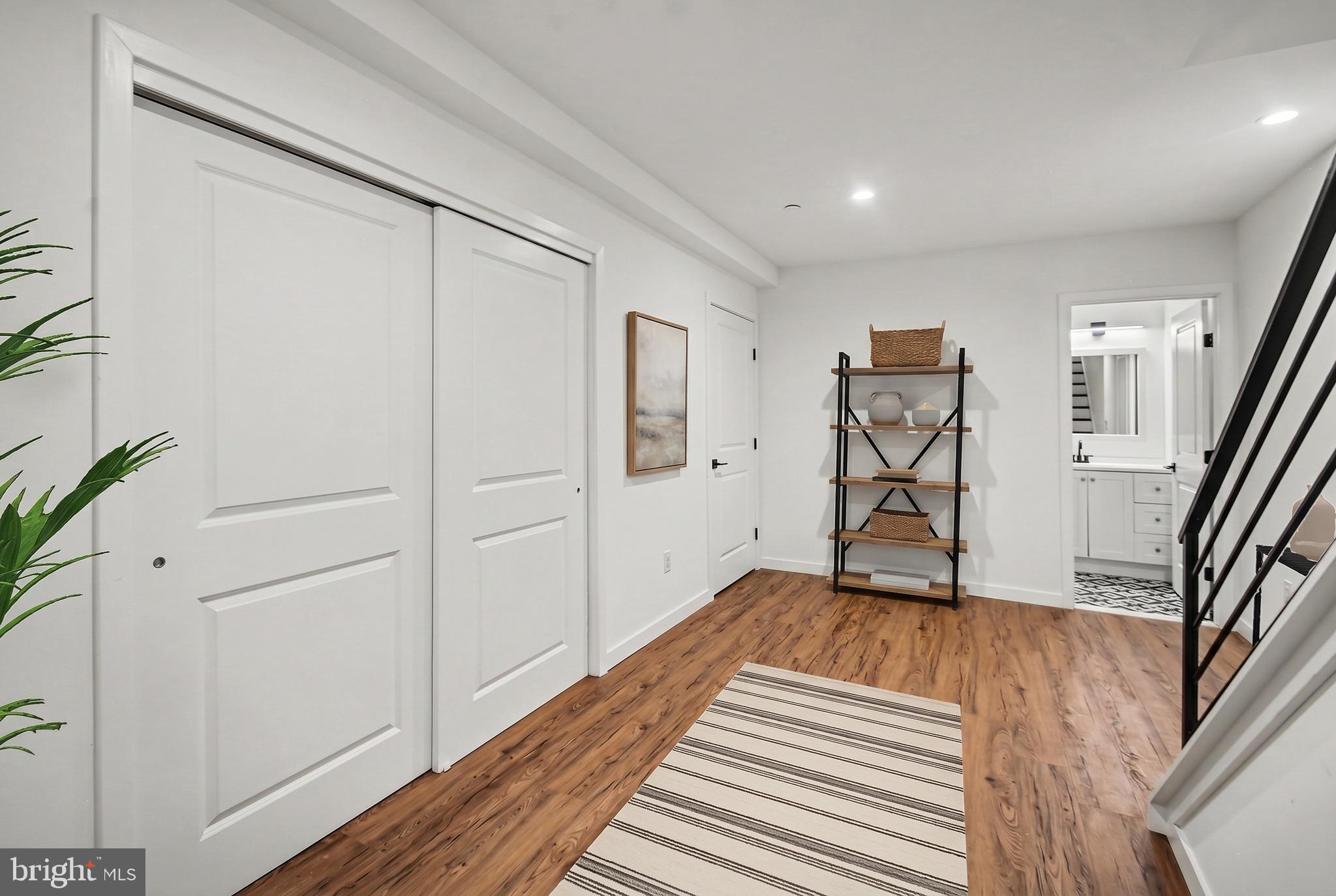 PORT RICHMOND - Residential