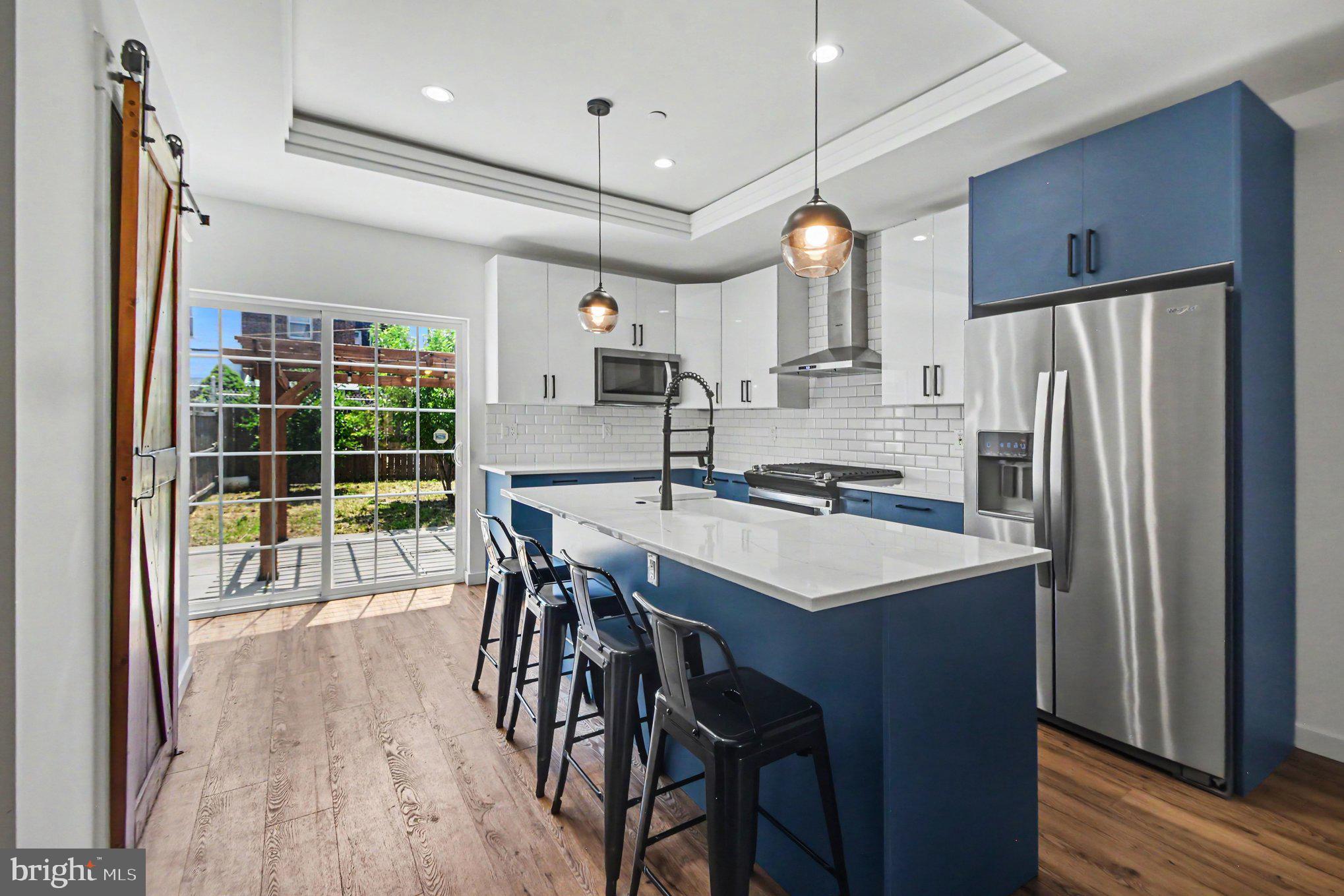 PORT RICHMOND - Residential