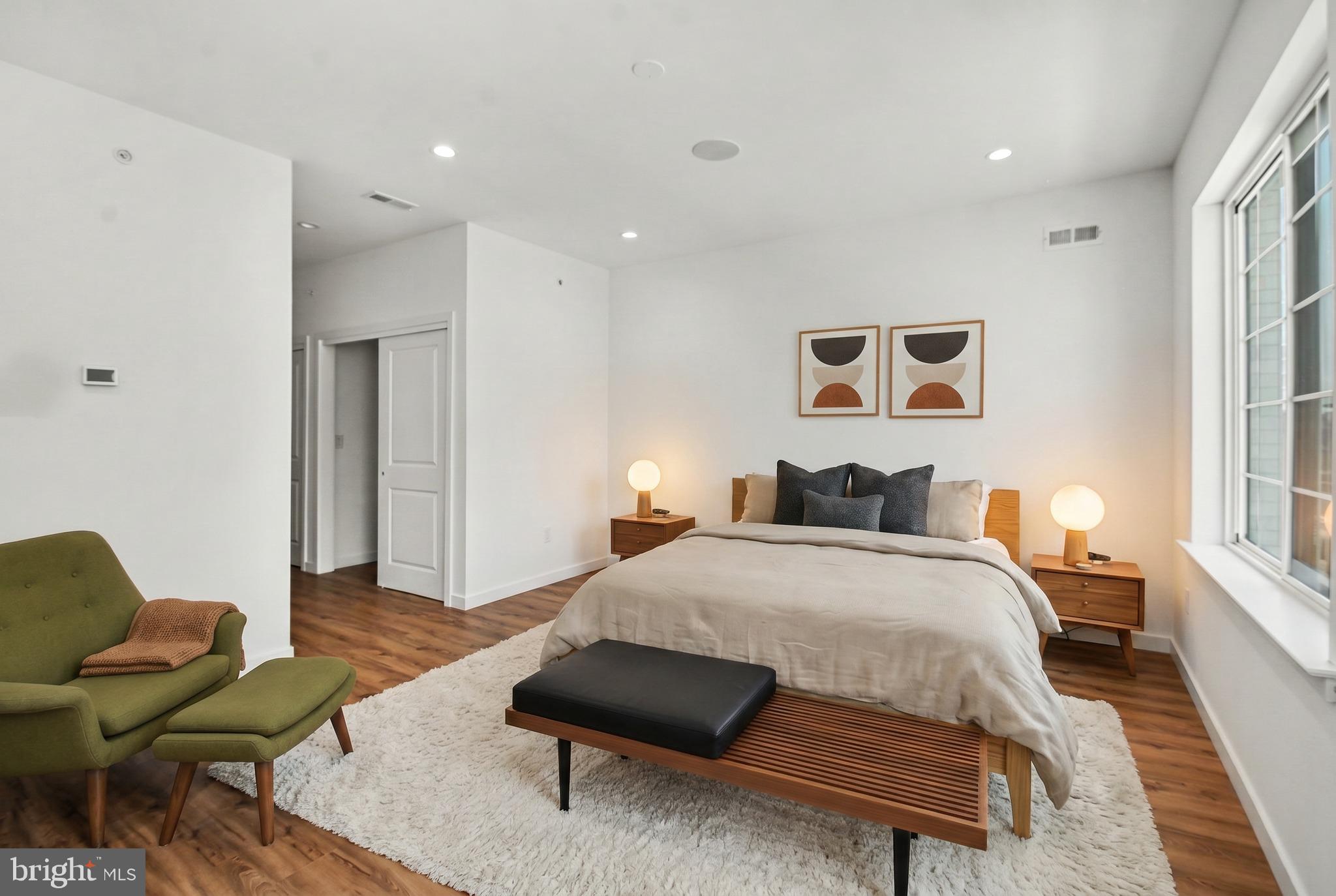 PORT RICHMOND - Residential