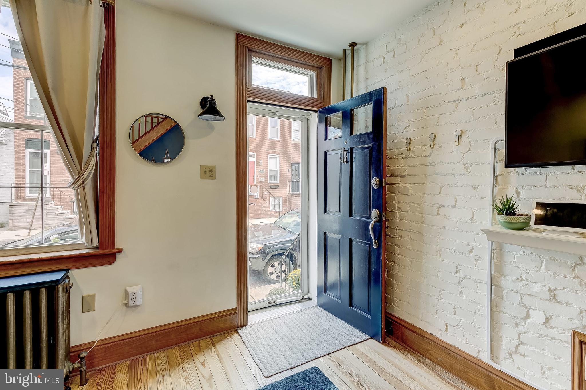 LOCUST POINT - Residential