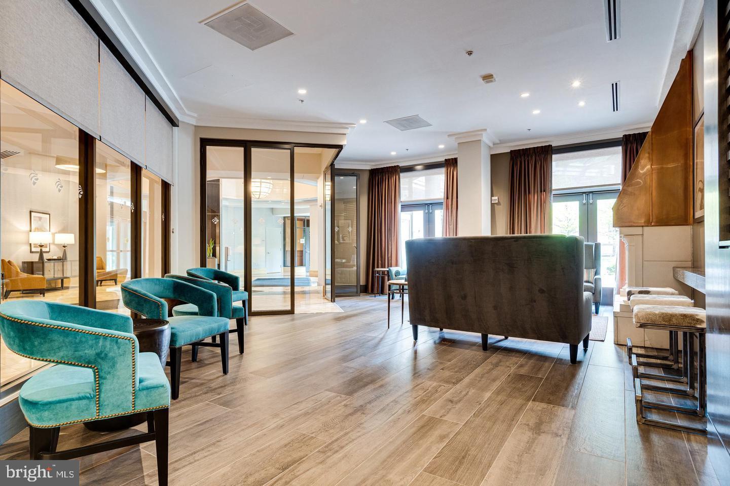 NORTHAMPTON - Residential