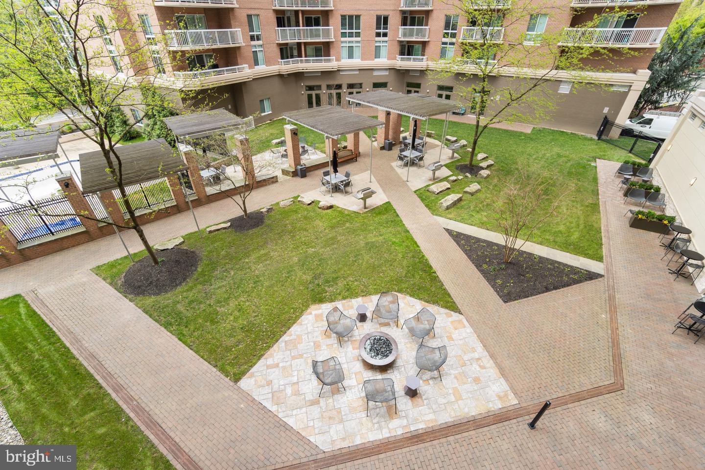 NORTHAMPTON - Residential