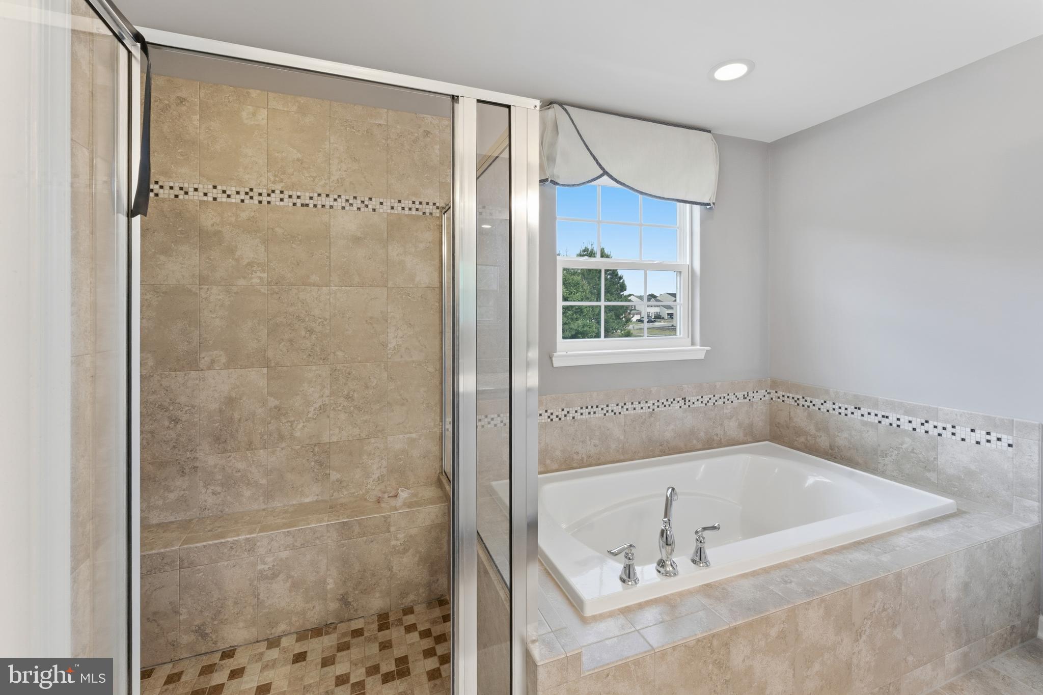 LEE'S PARKE - Residential