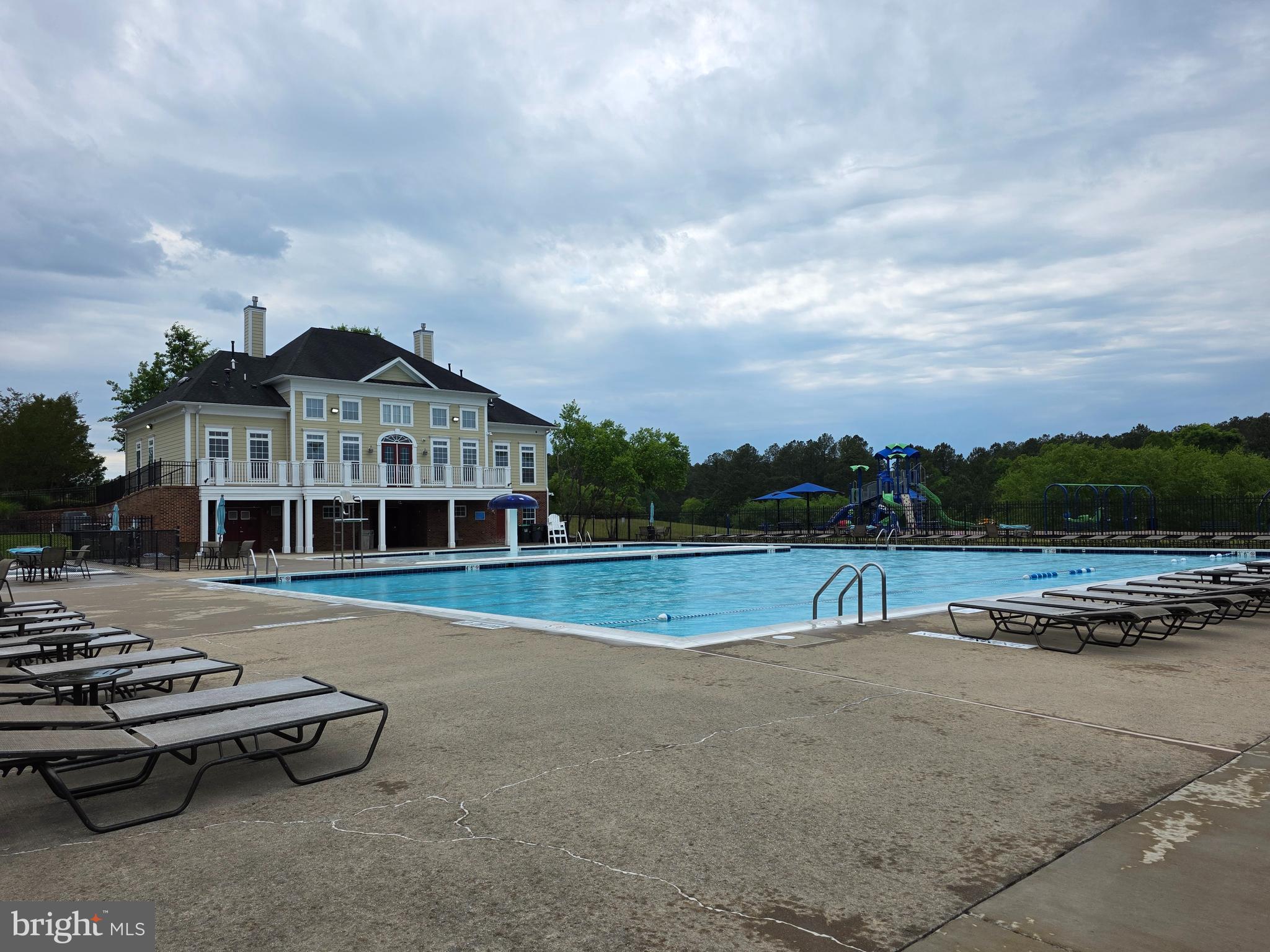 LEE'S PARKE - Residential