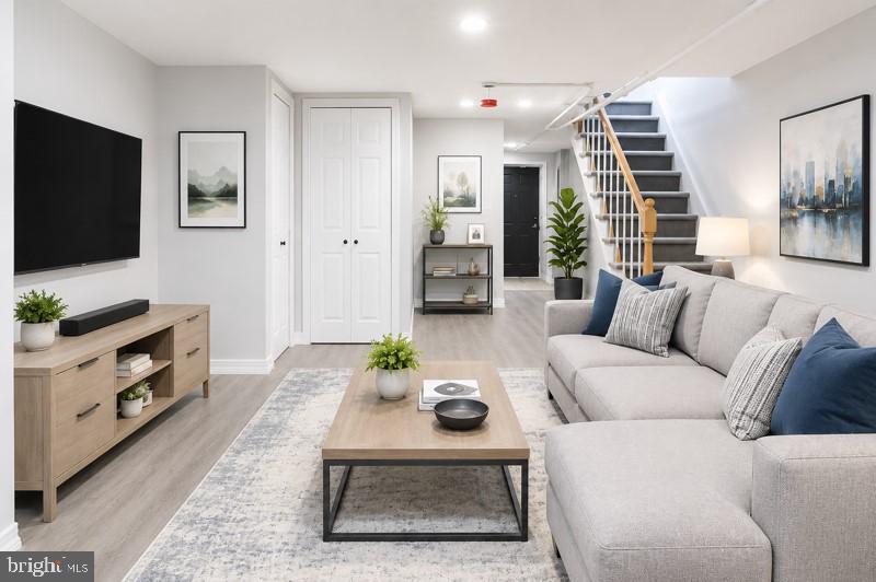 PHILADELPHIA (SOUTHWEST) - Residential