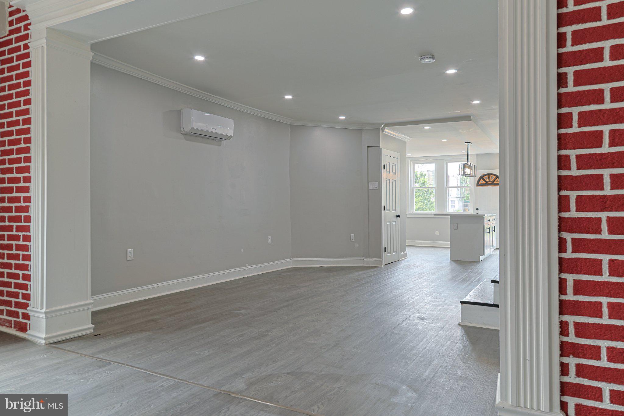 PHILADELPHIA (SOUTHWEST) - Residential