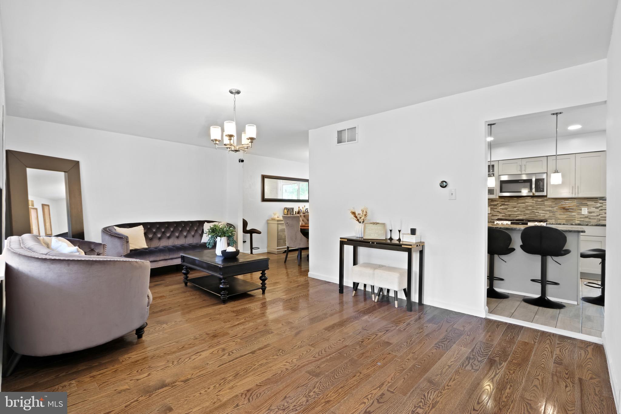 DEVON RIDGE - Residential