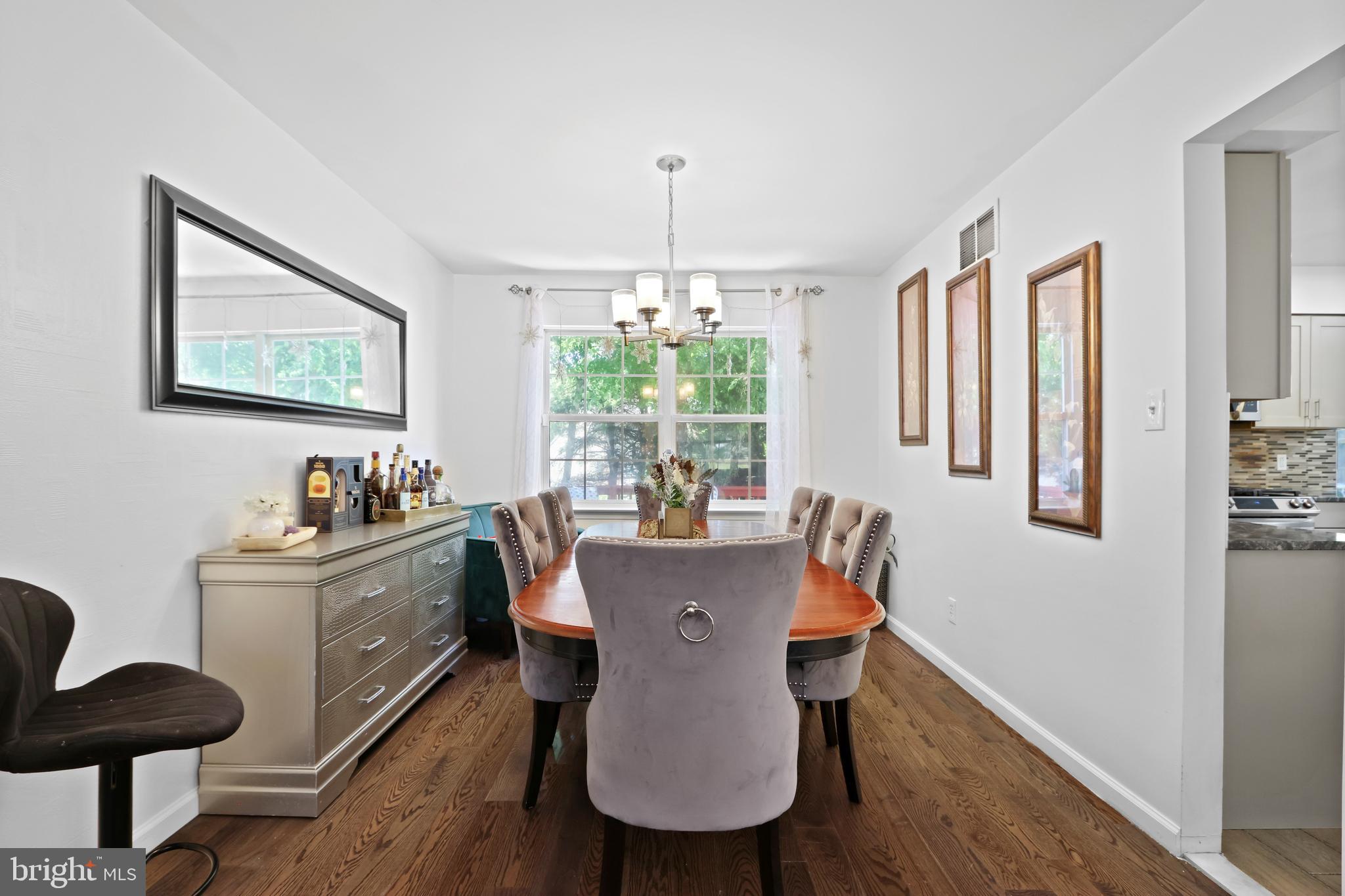 DEVON RIDGE - Residential