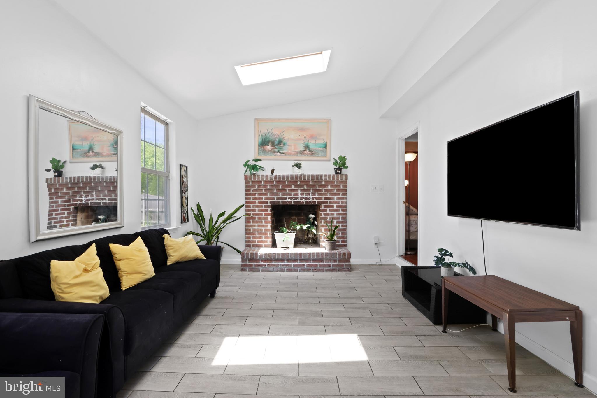 DEVON RIDGE - Residential