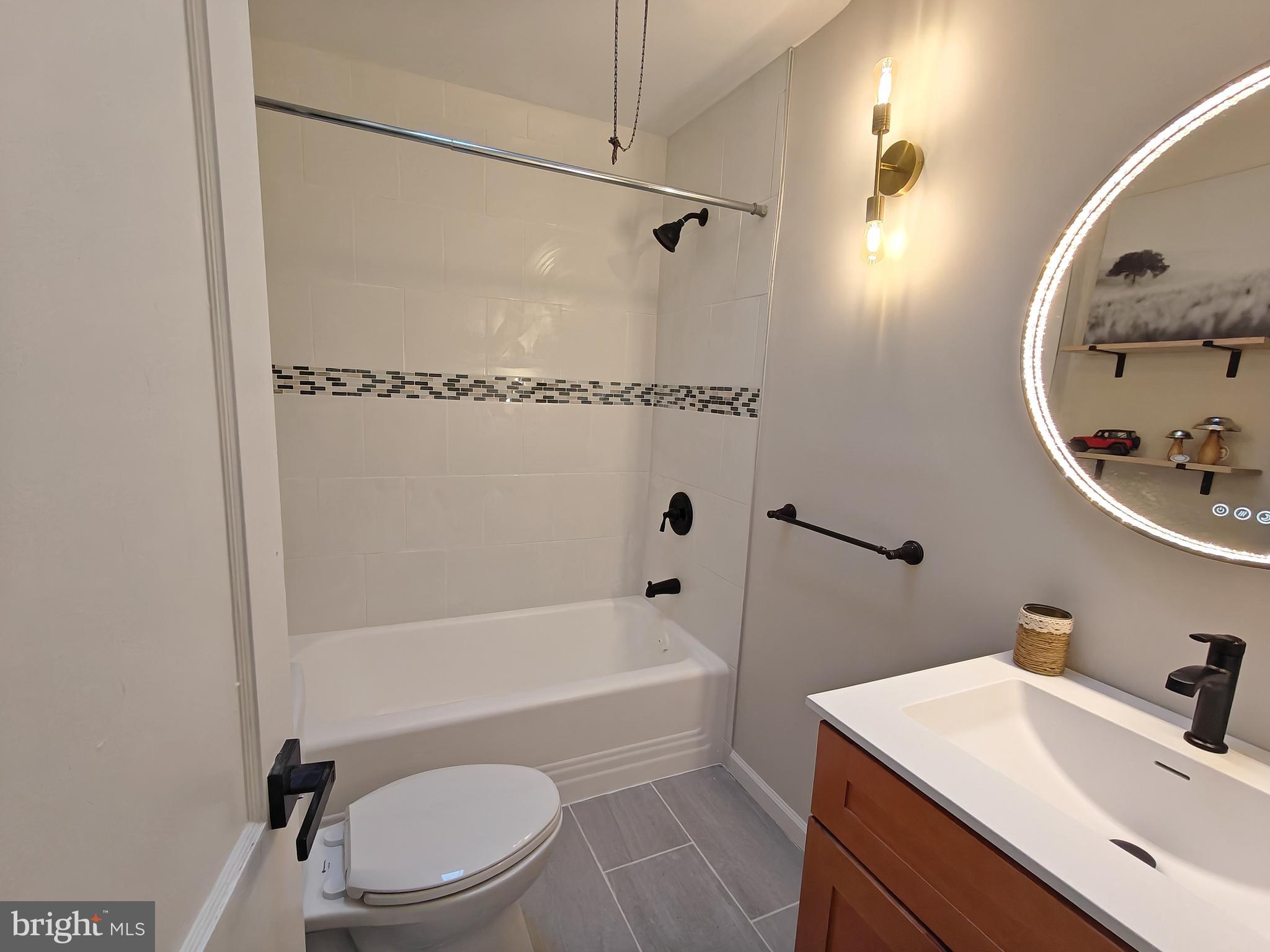 LAWNCREST - Residential