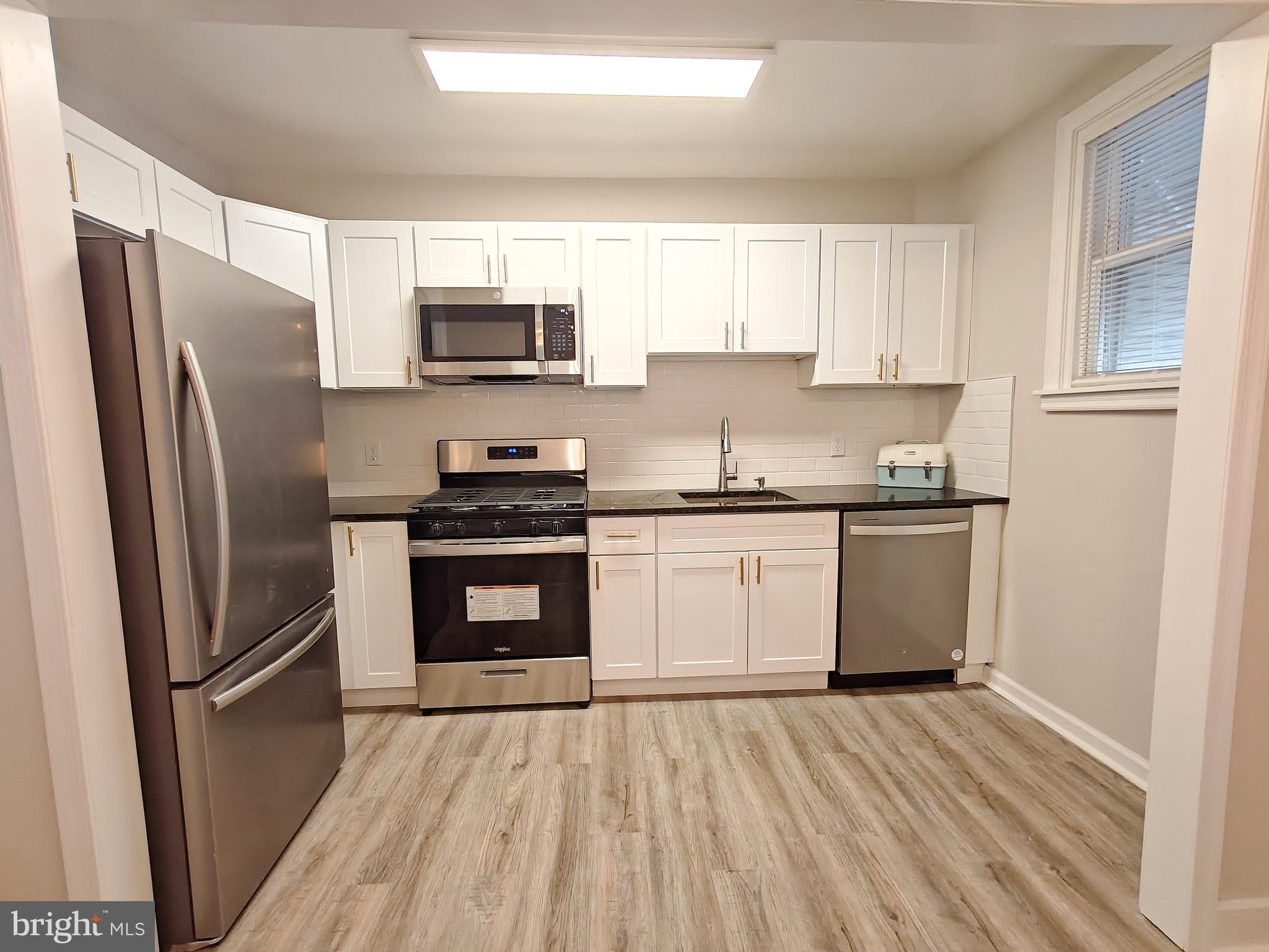 LAWNCREST - Residential
